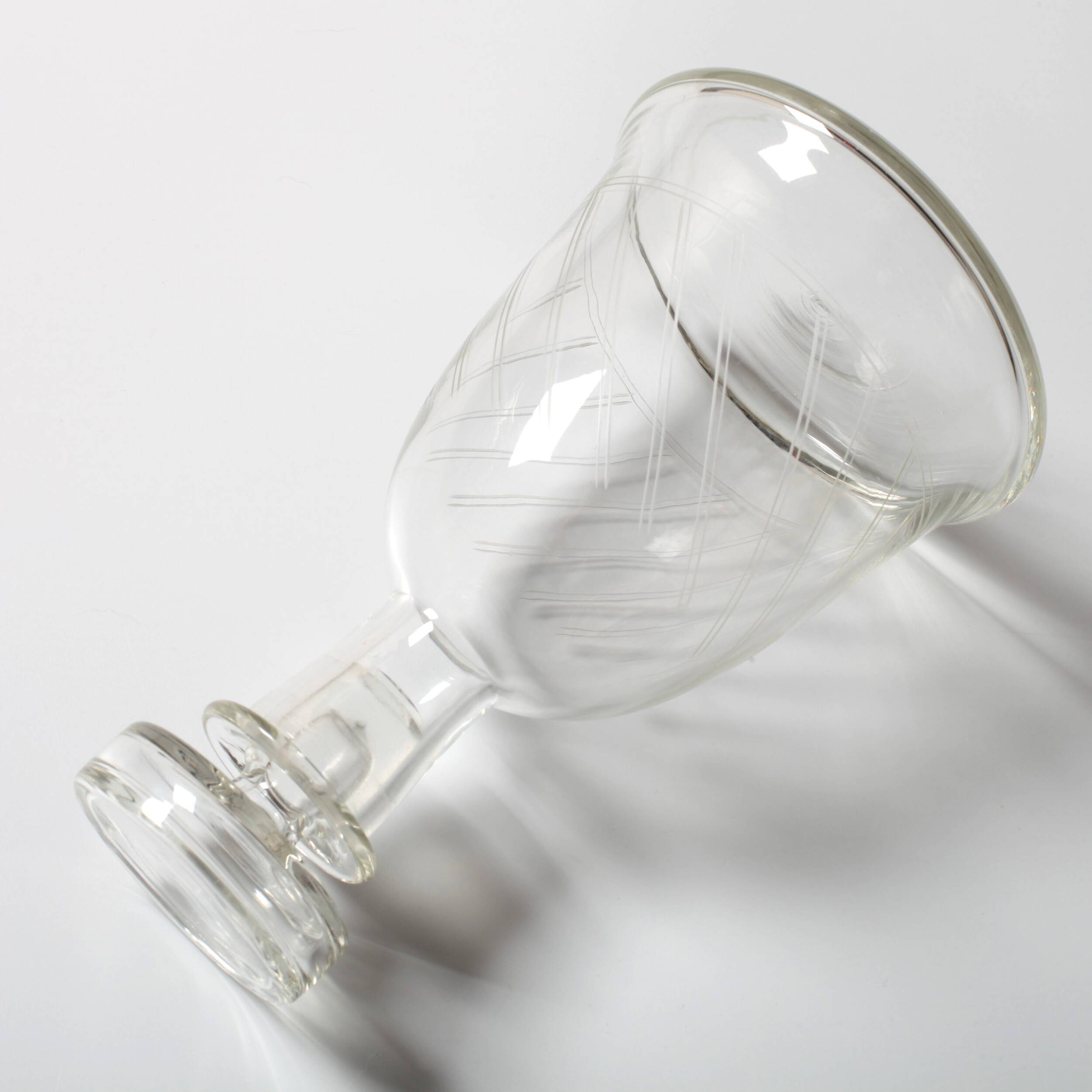 Carafe en verre vintage en forme de cloche avec bouchon : carafe italienne des années 50