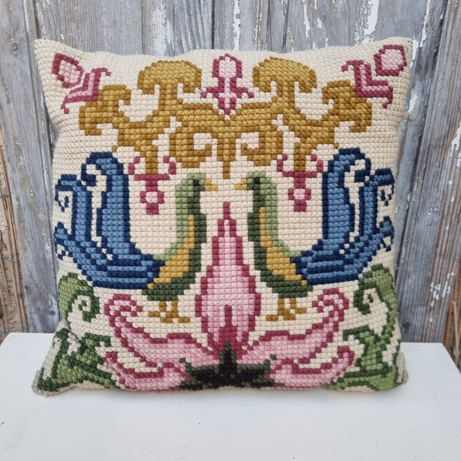 Canvas cushion