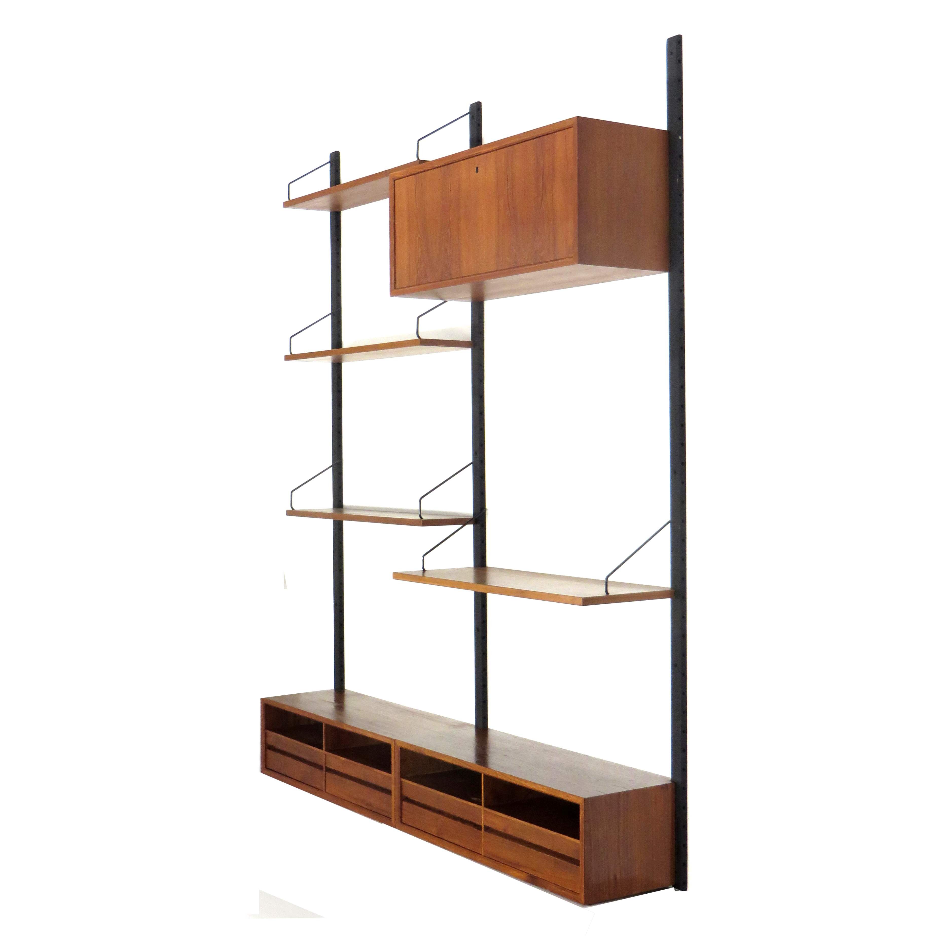 Wall system by Poul Cadovius made in the 60
