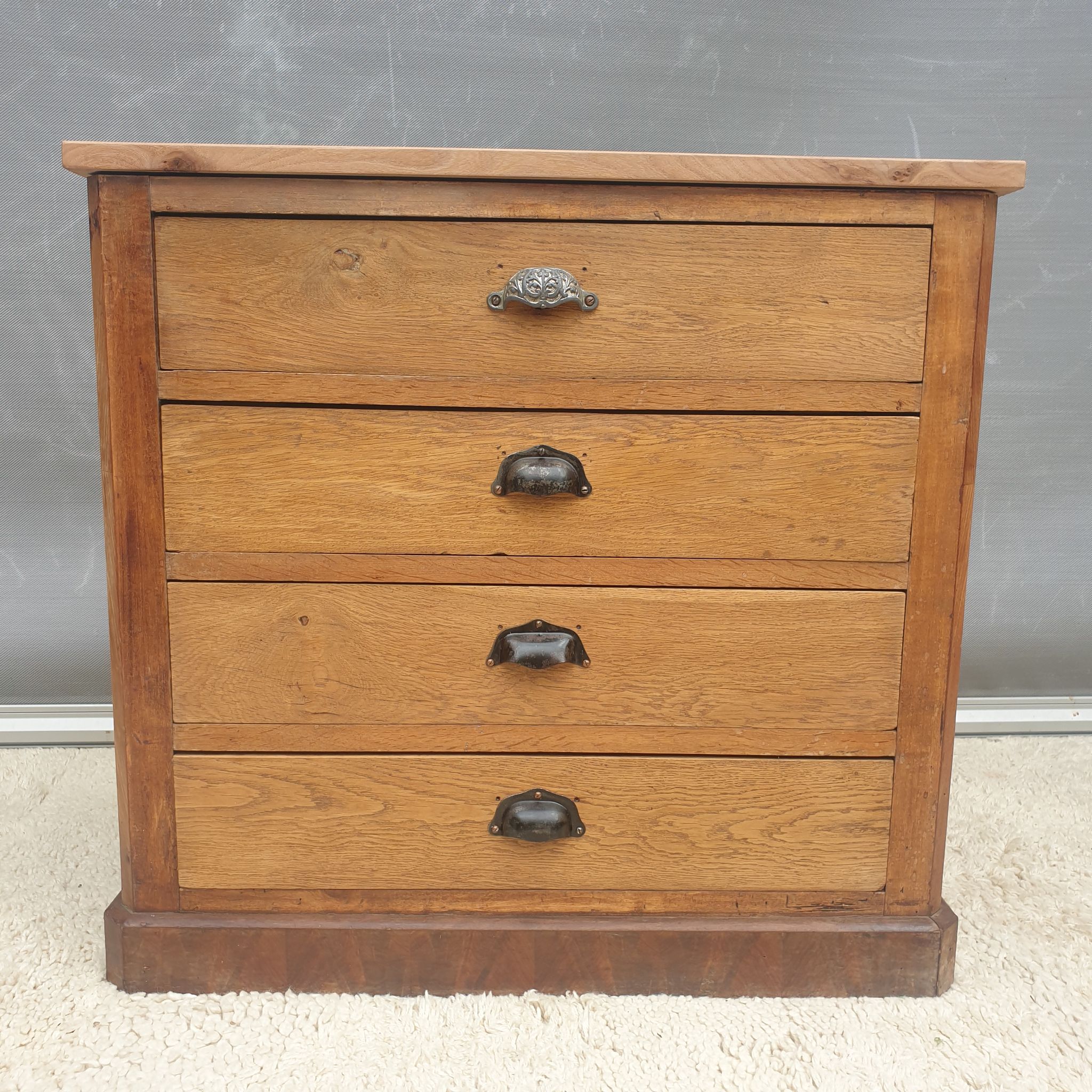 Petite commode Chêne Orme Acajou début XXème