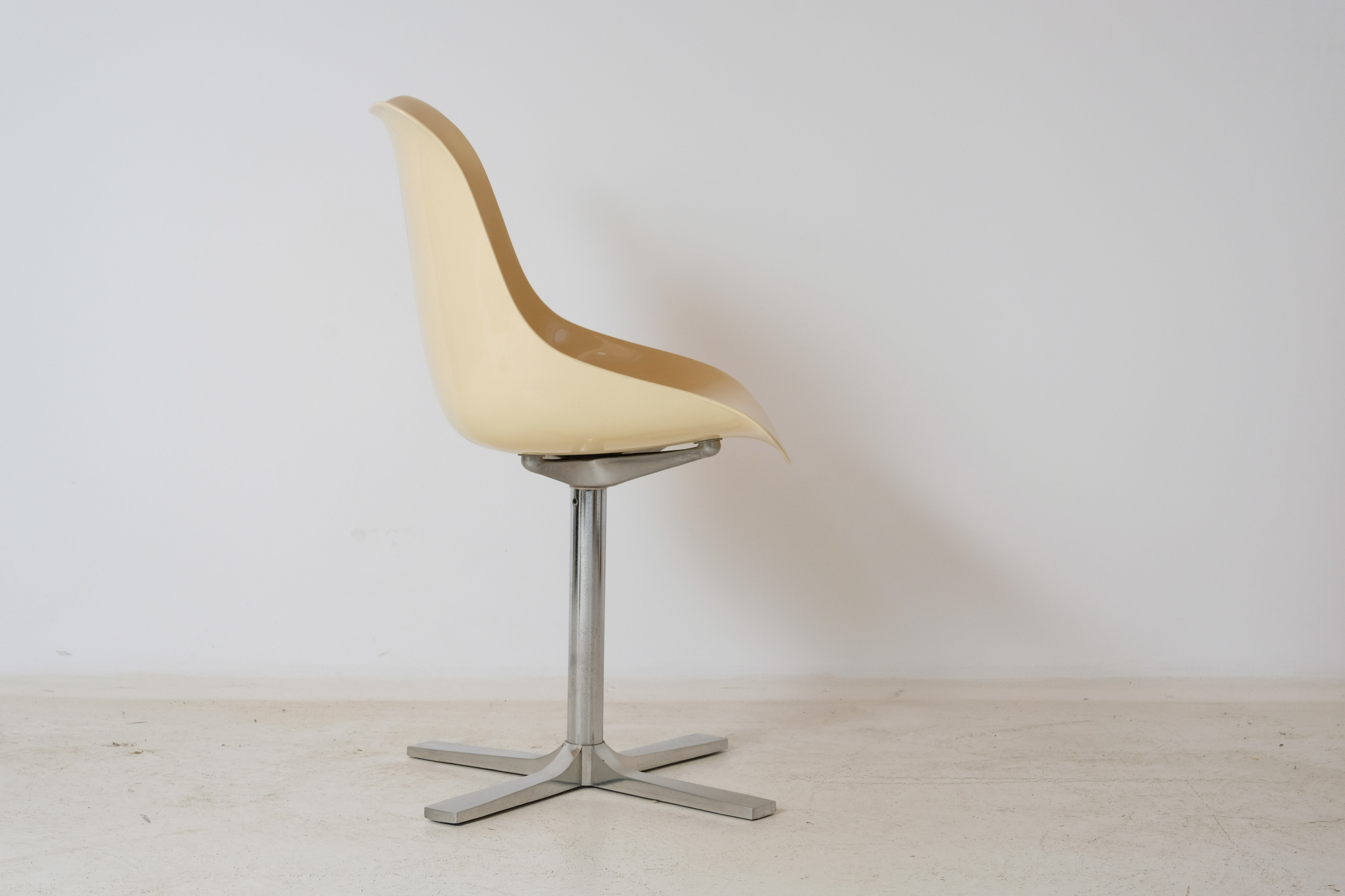 Chaise pivotante Roche Bobois 1970