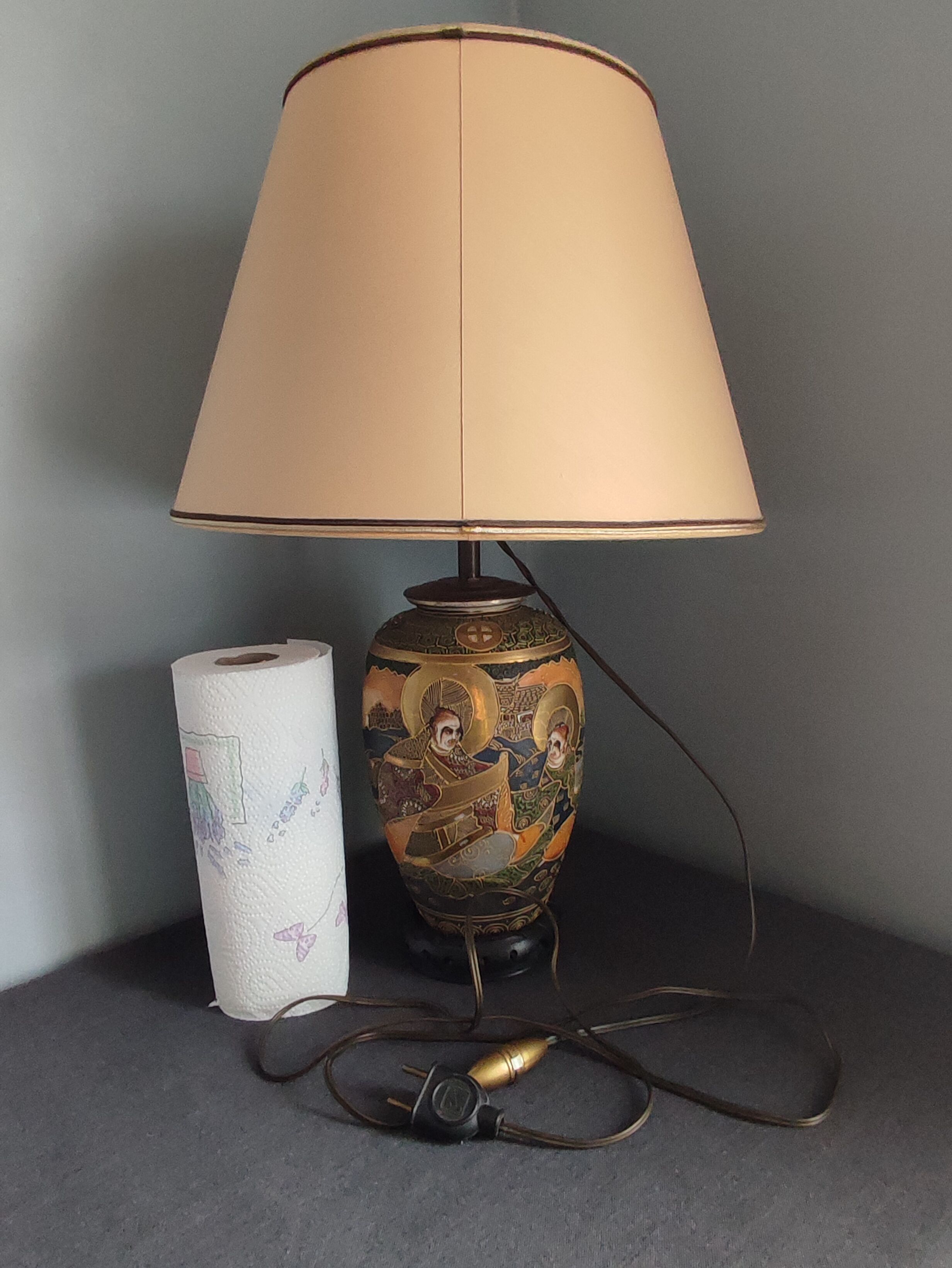 Old Japanese table lamp with Satsuma decoration.