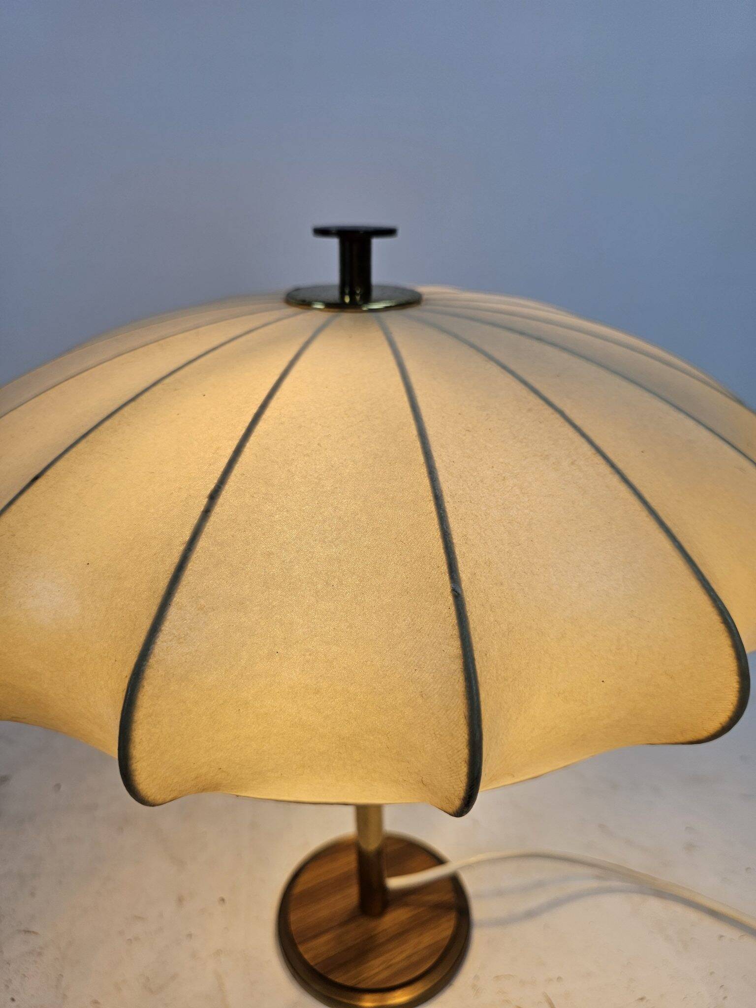 Cocoon table lamp