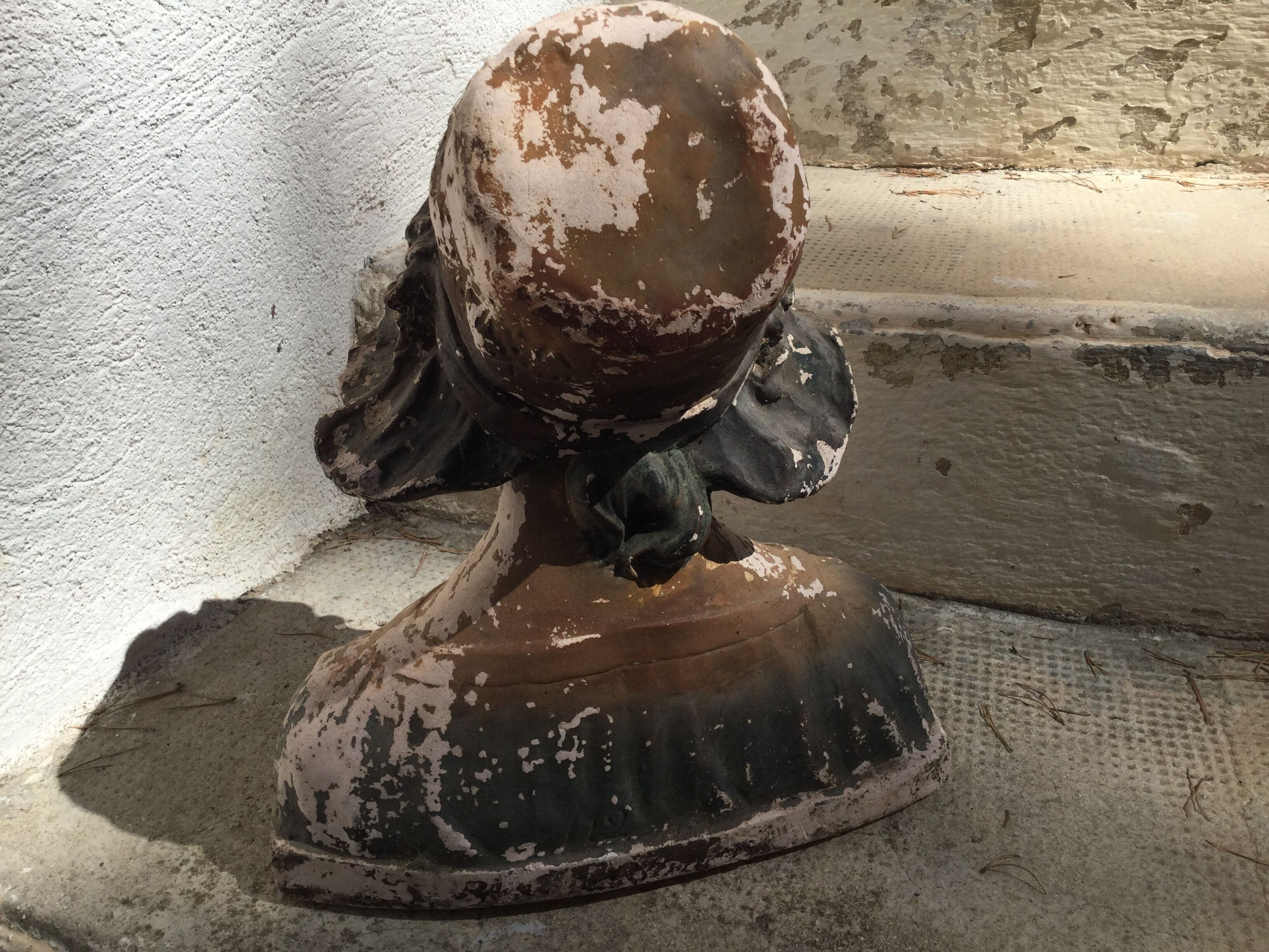 Bust young girl, old plaster