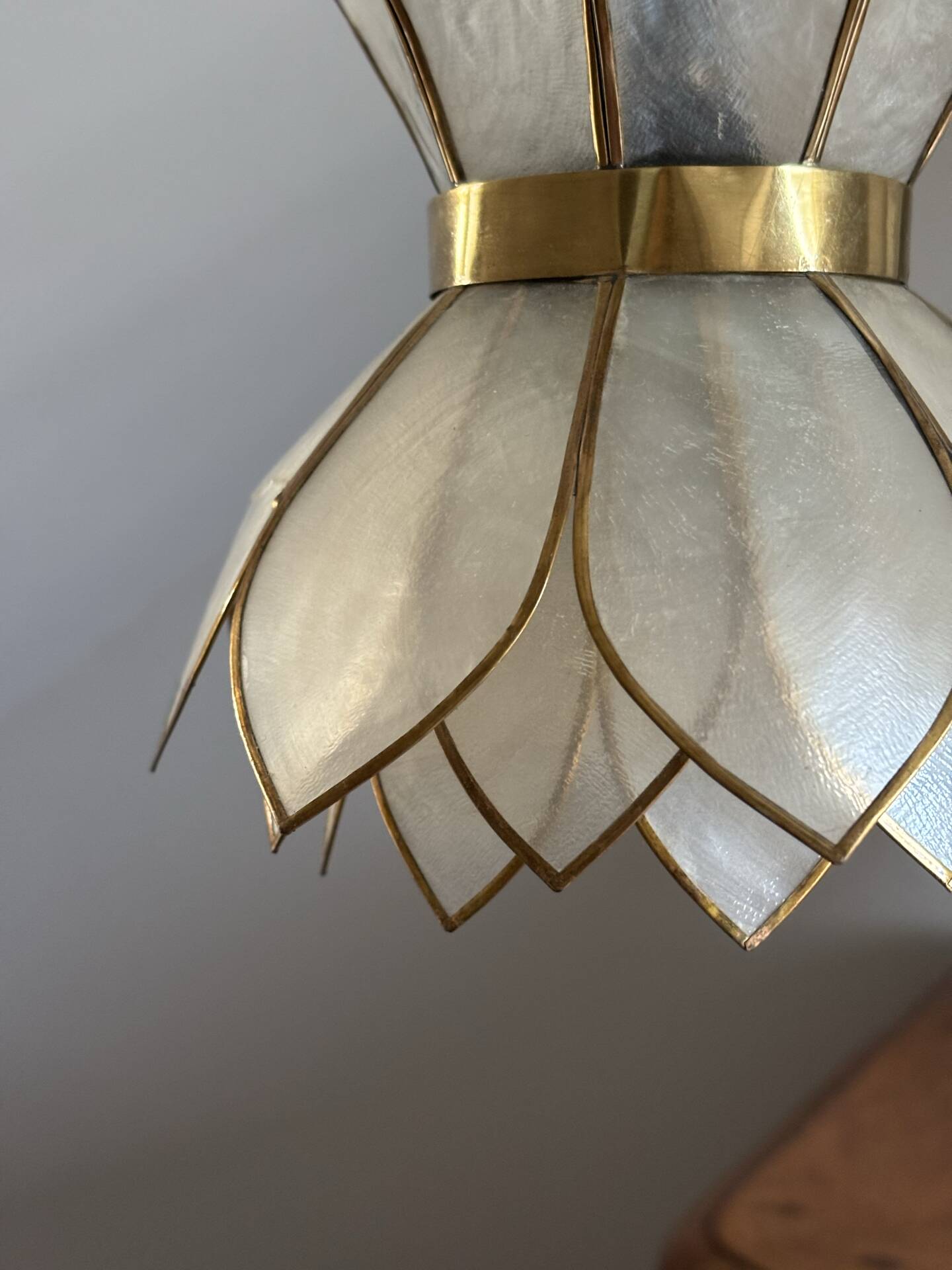 Suspension fleur en nacre