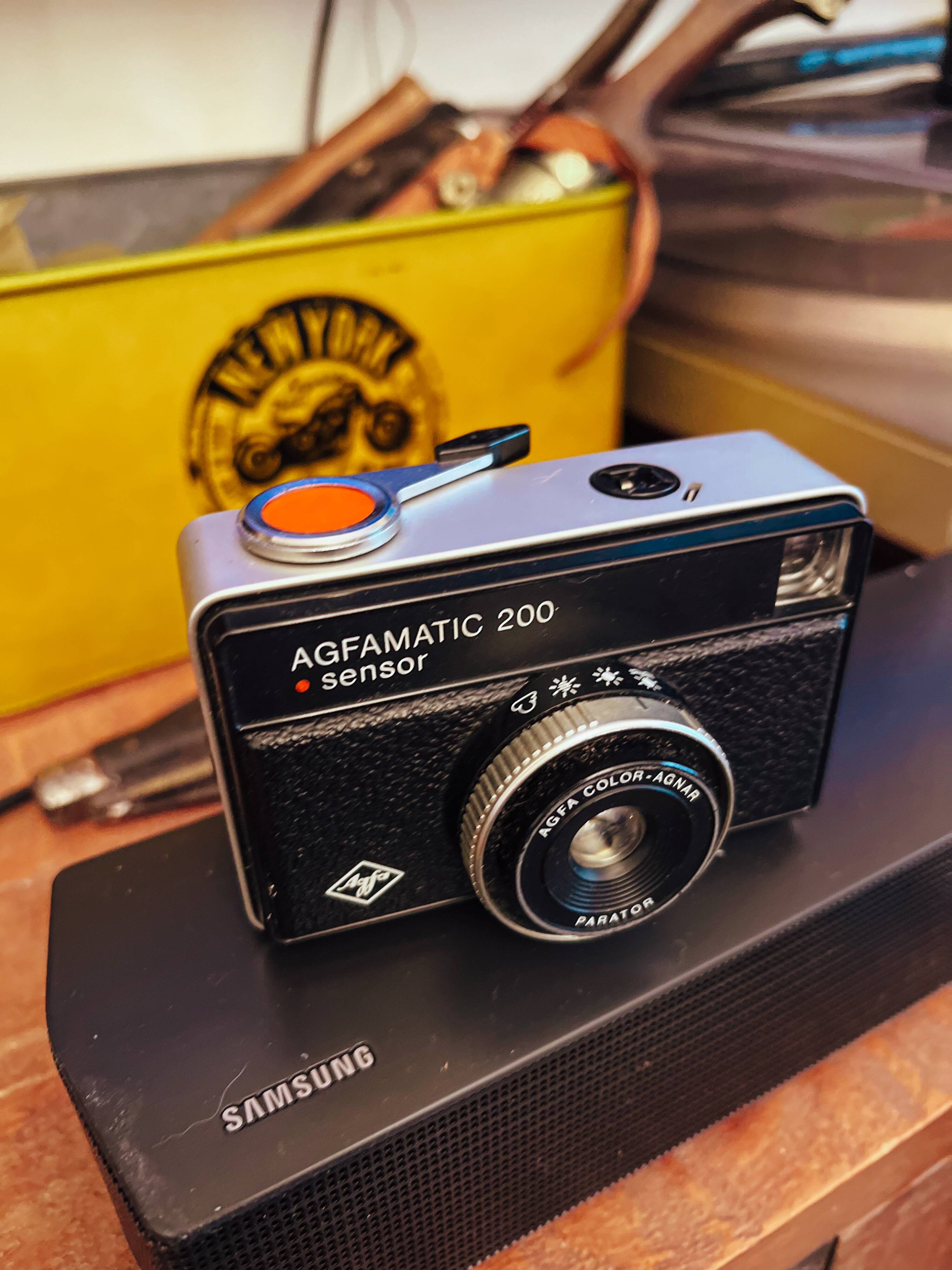 Old vintage camera Agfamatic 200 sensor