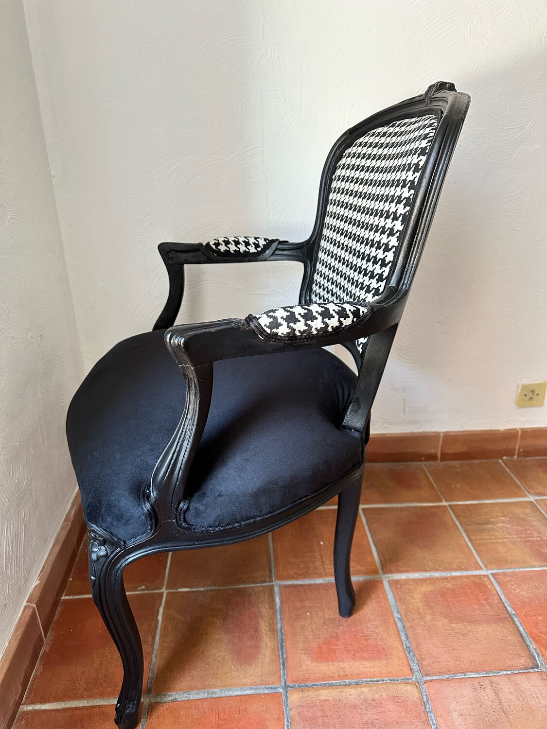 Cabriolet armchair