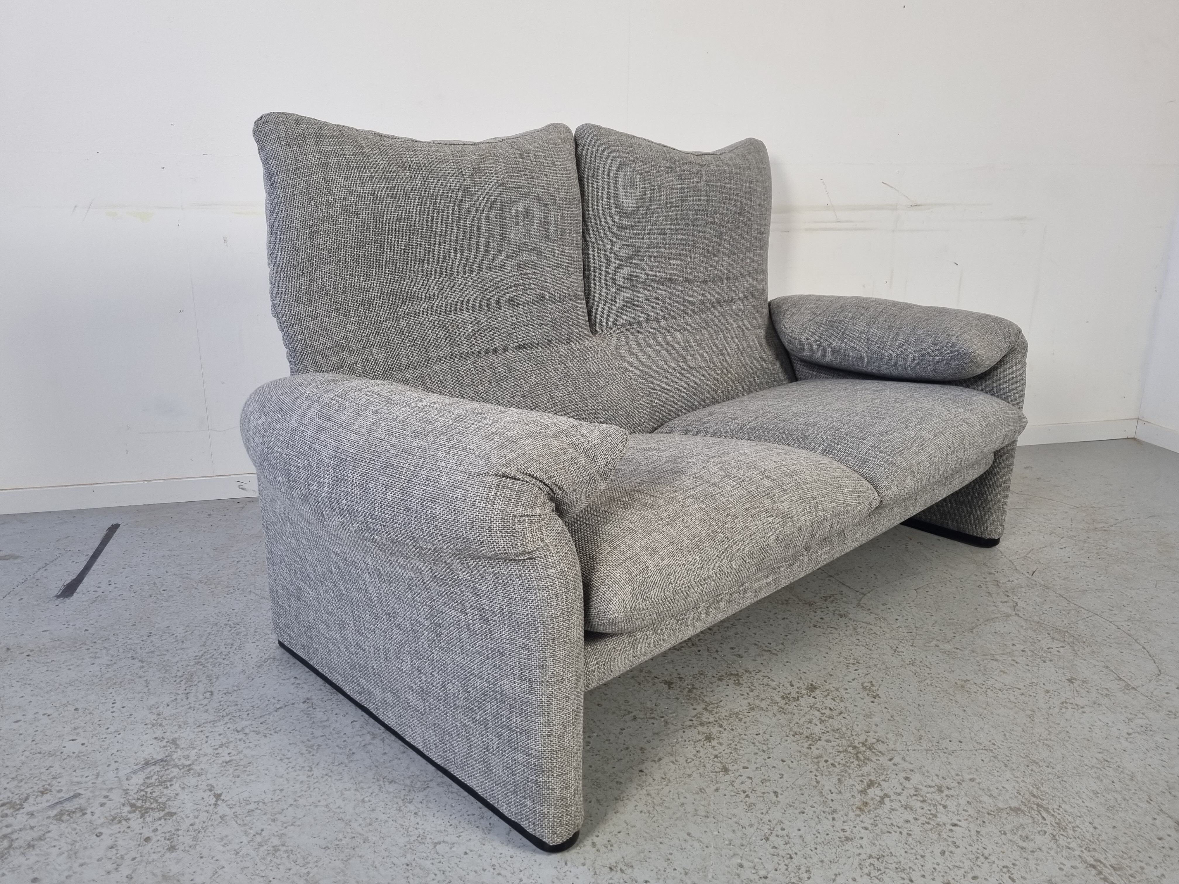 Maralunga sofa by Vico Magistretti for Cassina