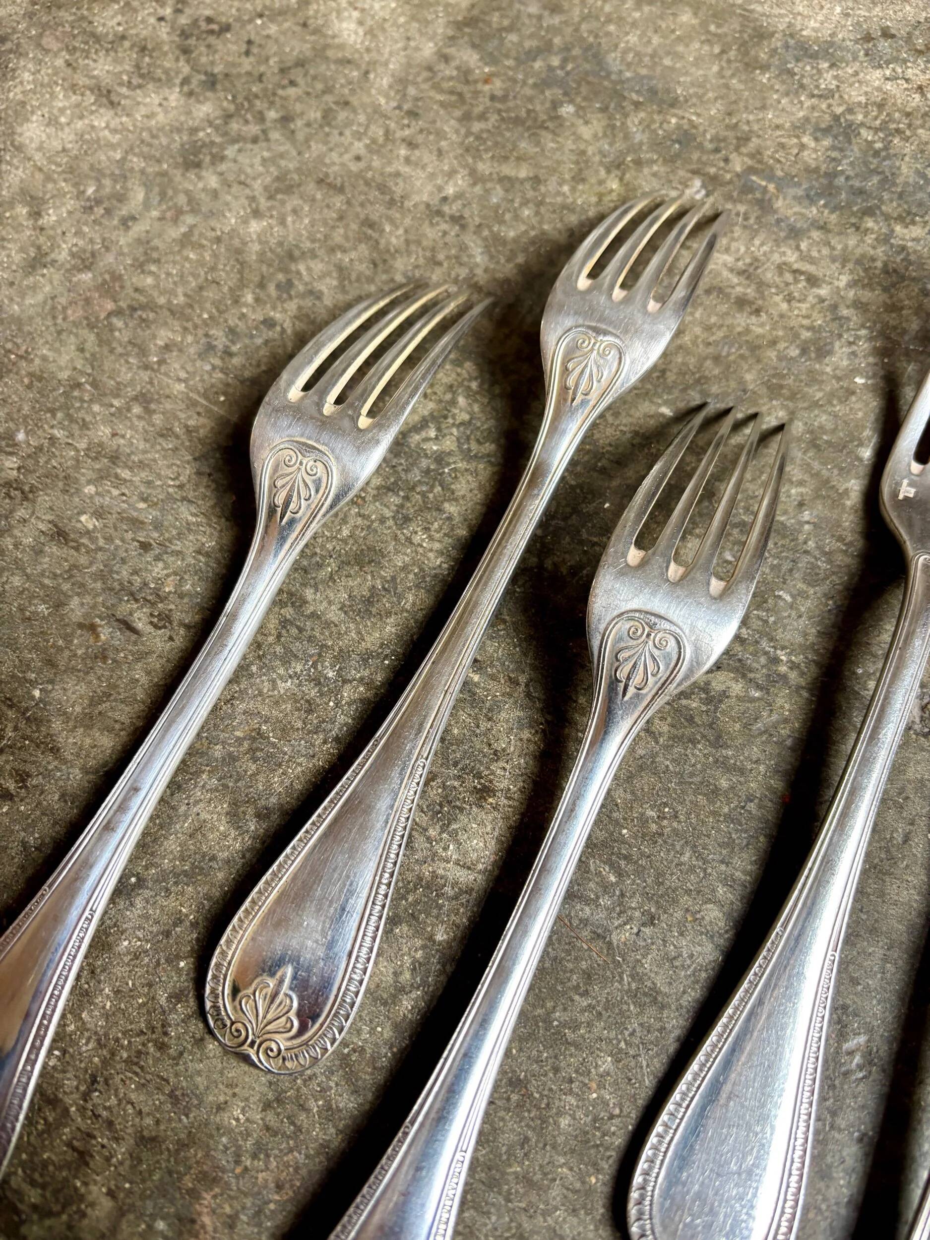 6 fourchettes Christofle en métal argenté, service "Malmaison"