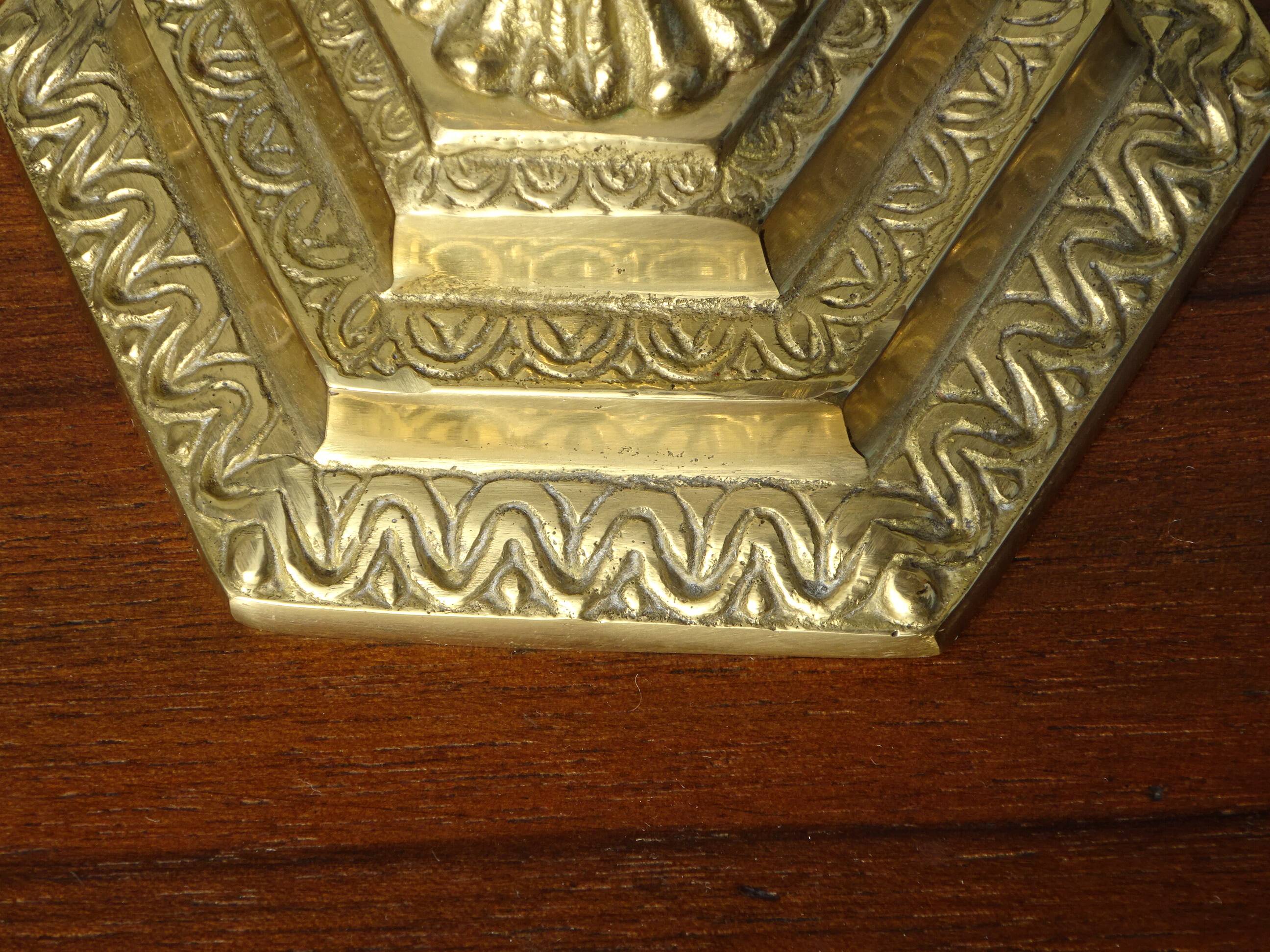 7-branch chandelier, in gilded brass, signed Wainberg.