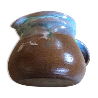 Sandstone pitcher