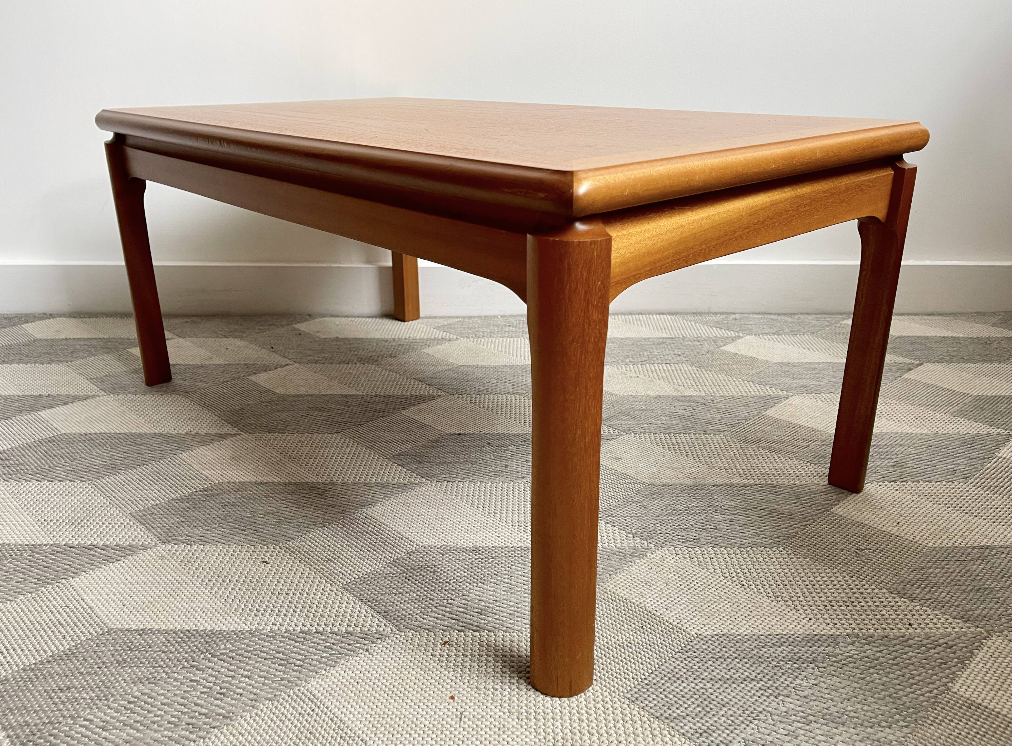 Table basse en teck par Nathan