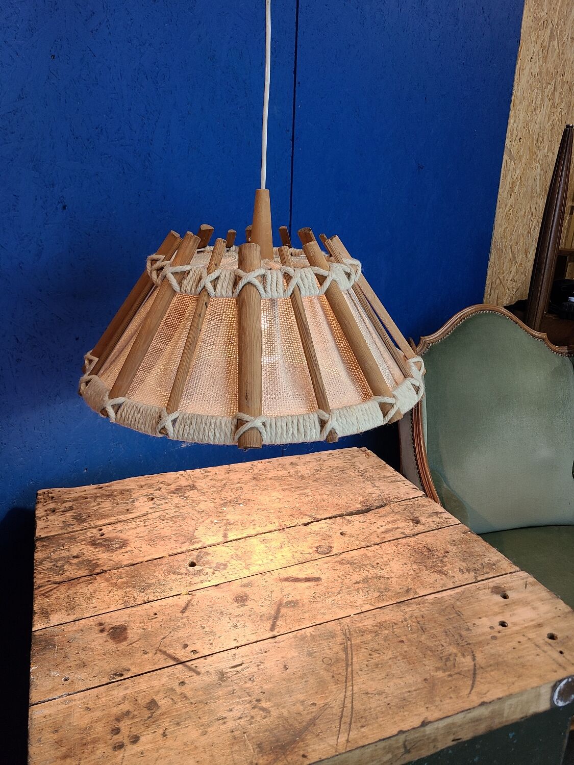 Suspension en bois et tissu, années 60