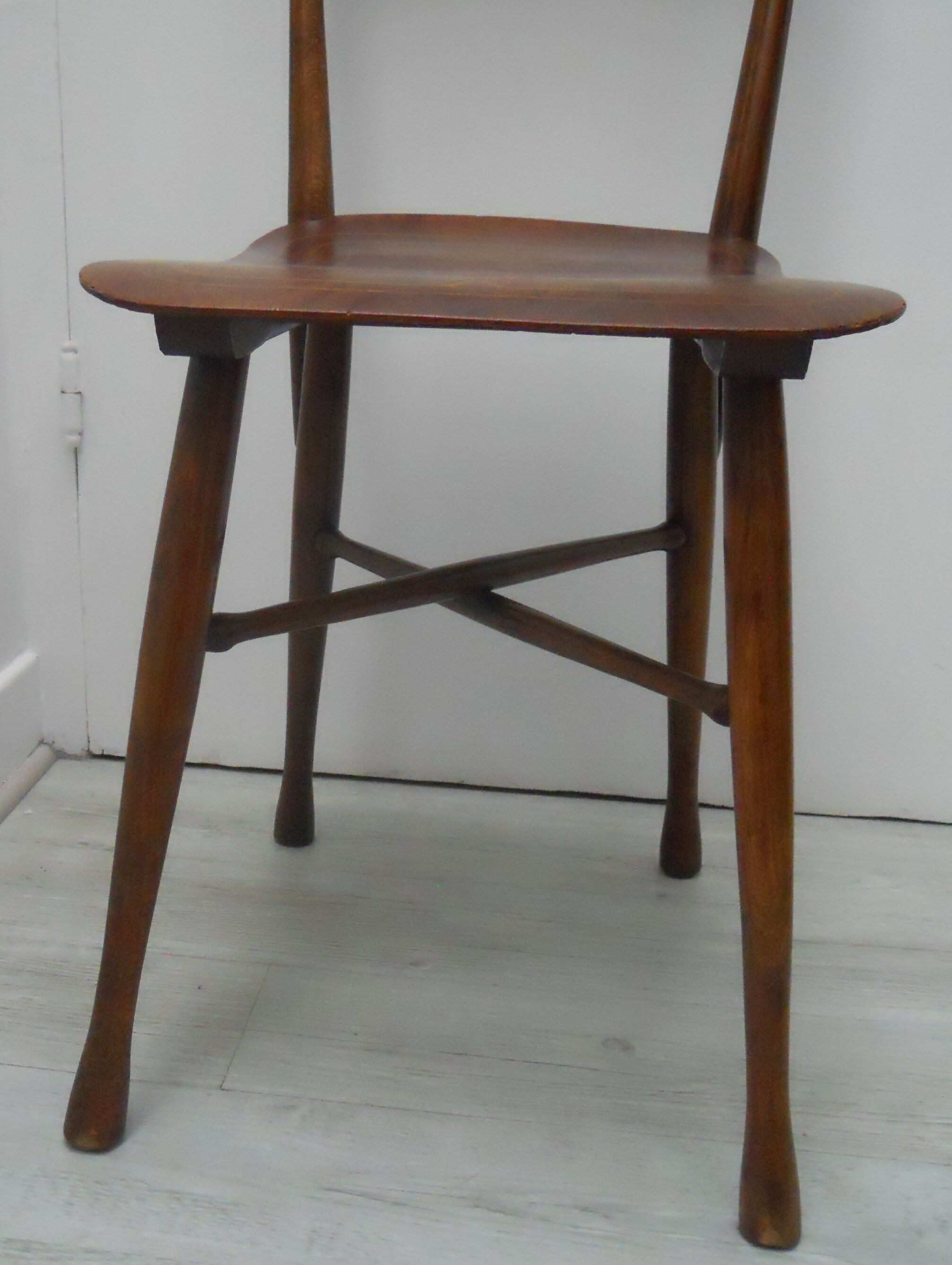 Chaise J & J Kohn estampillée