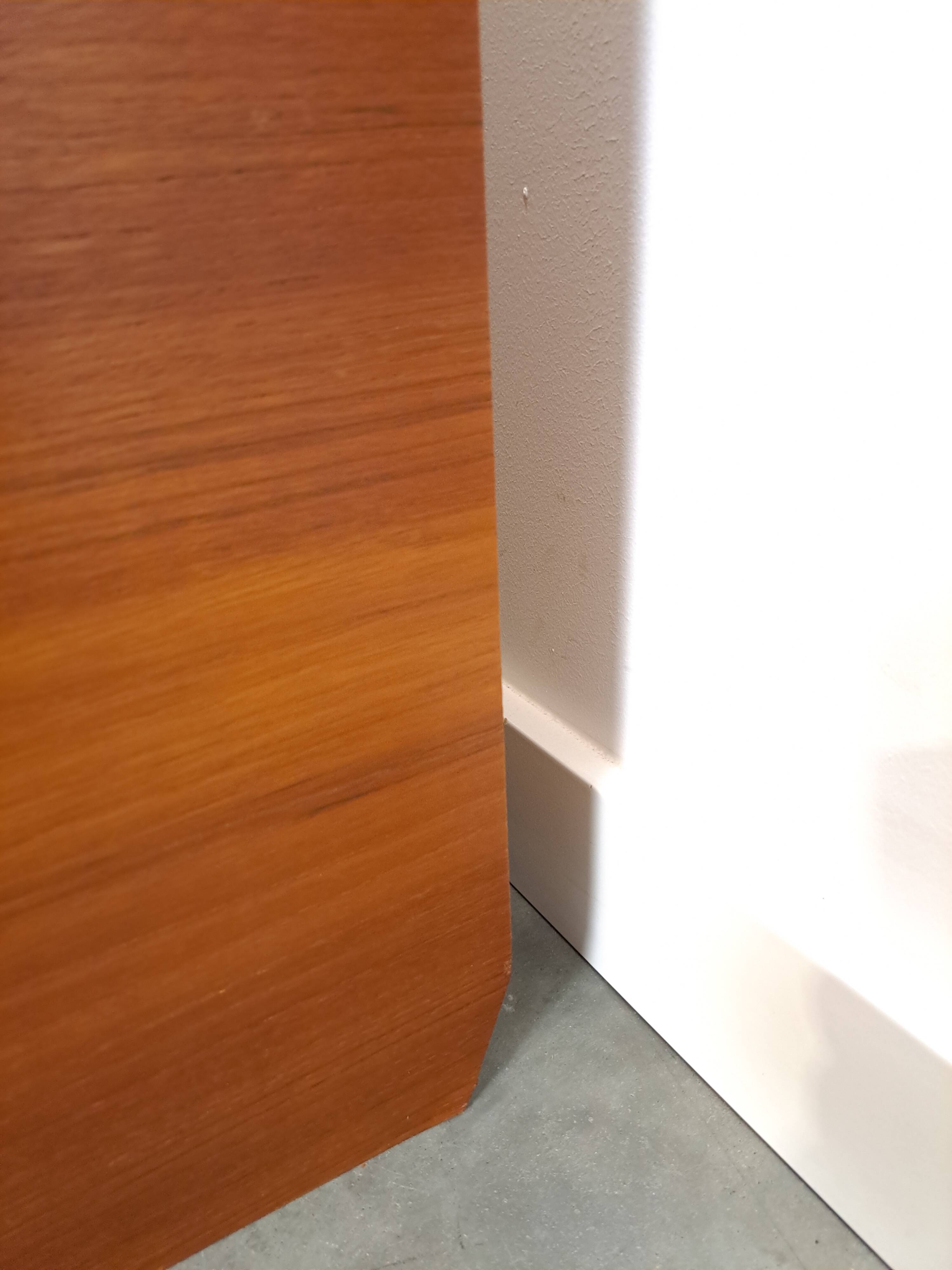 Schoenenkast met zwarte ronde grepen, nr. 2