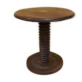 Table d'appoint ronde tout en bois avec pied central tourné façon PAS de VIS.