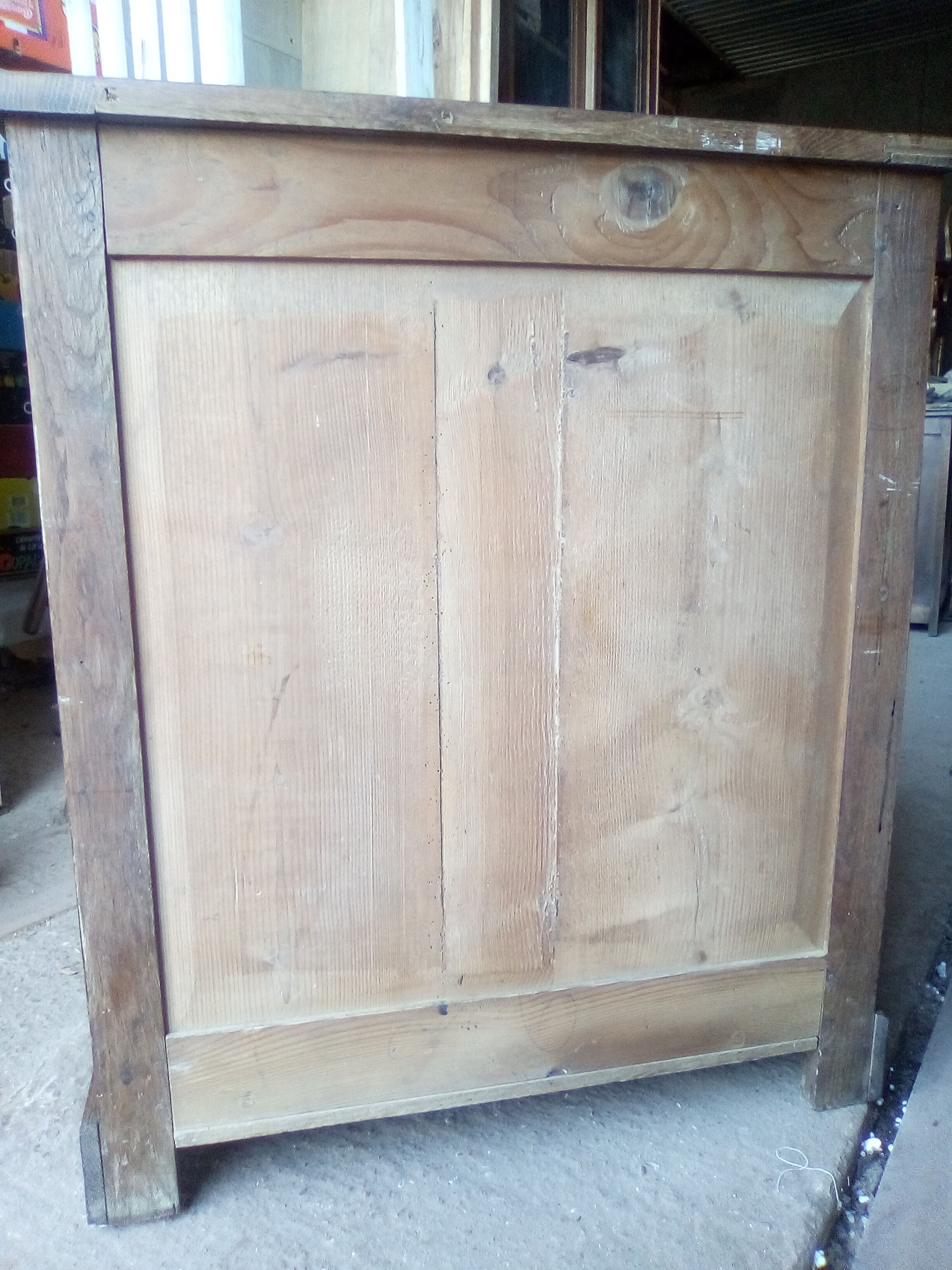 Parisian 2-door oak buffet