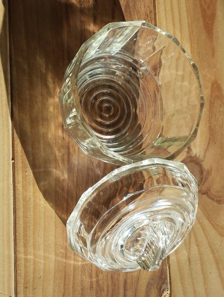 Pale green tinted glass bonbonnière – Delicate vintage shade