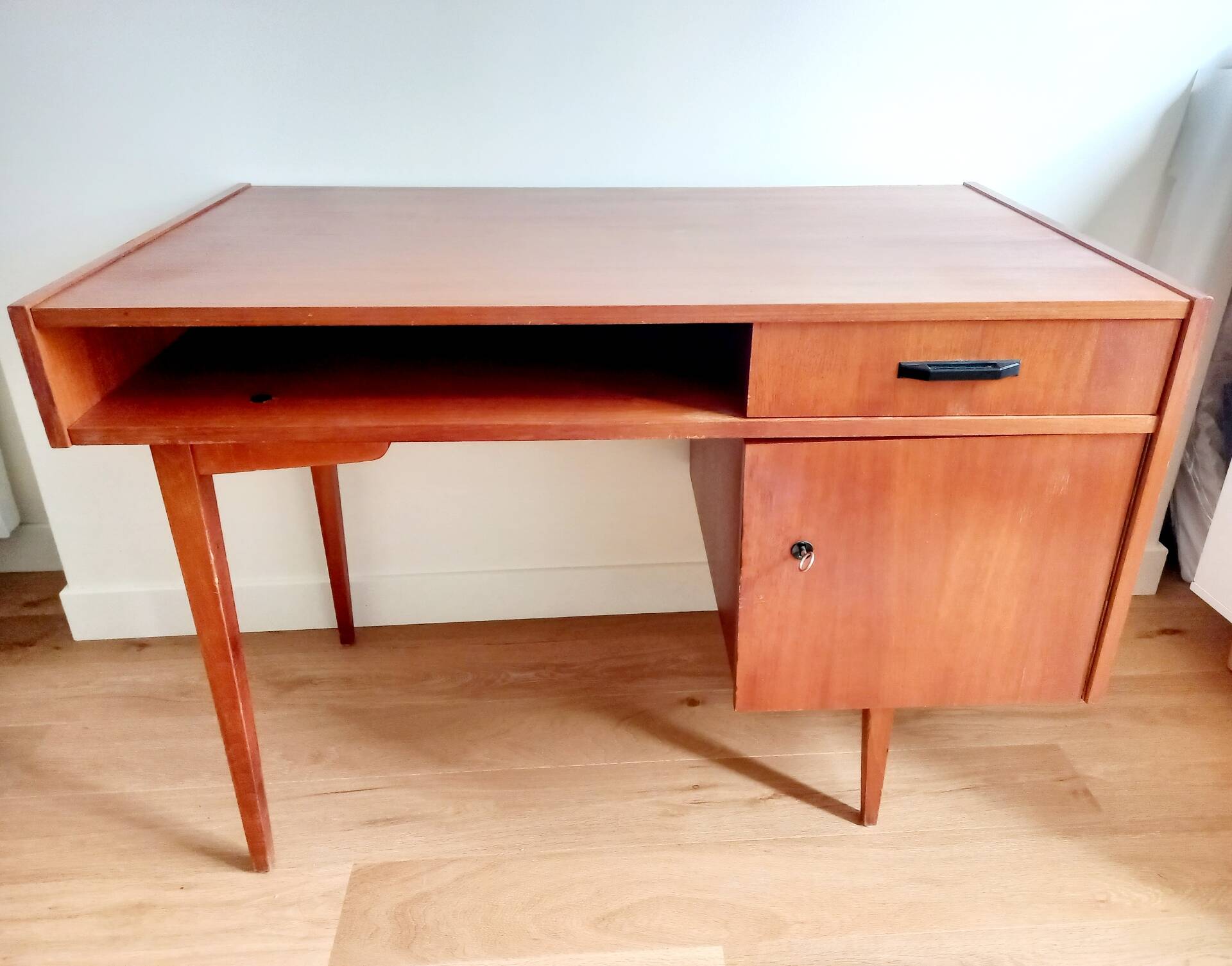 Bureau design vintage 60's