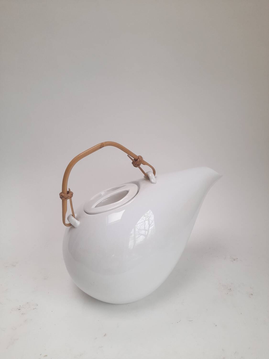 Porcelain teapot Broste Copenhagen