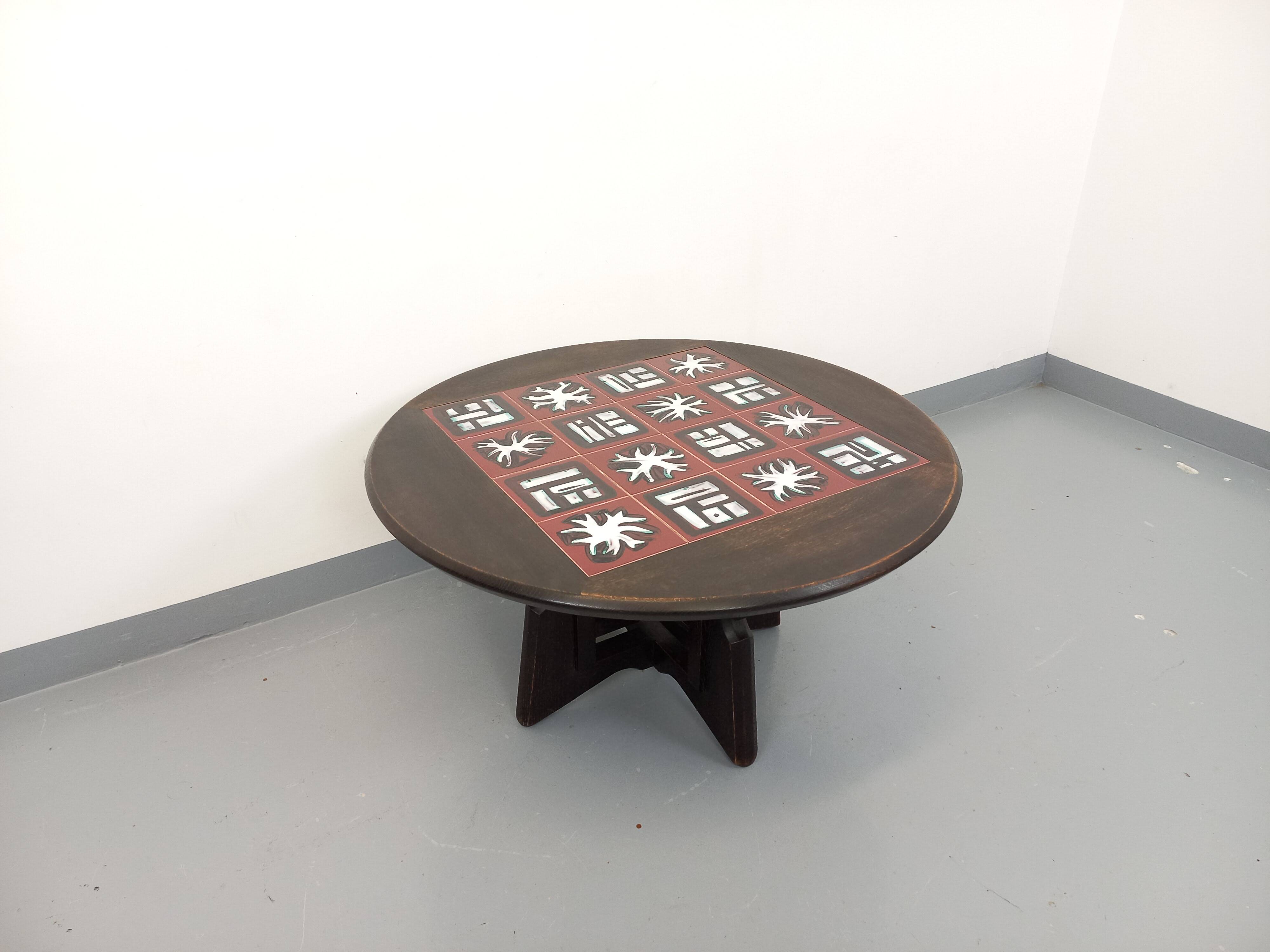 Table basse ronde modulable Guillerme et Chambron en chêne massif céramique