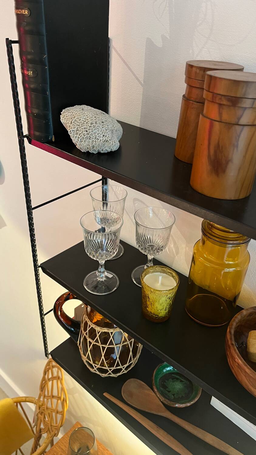 Étagère murale en tôle