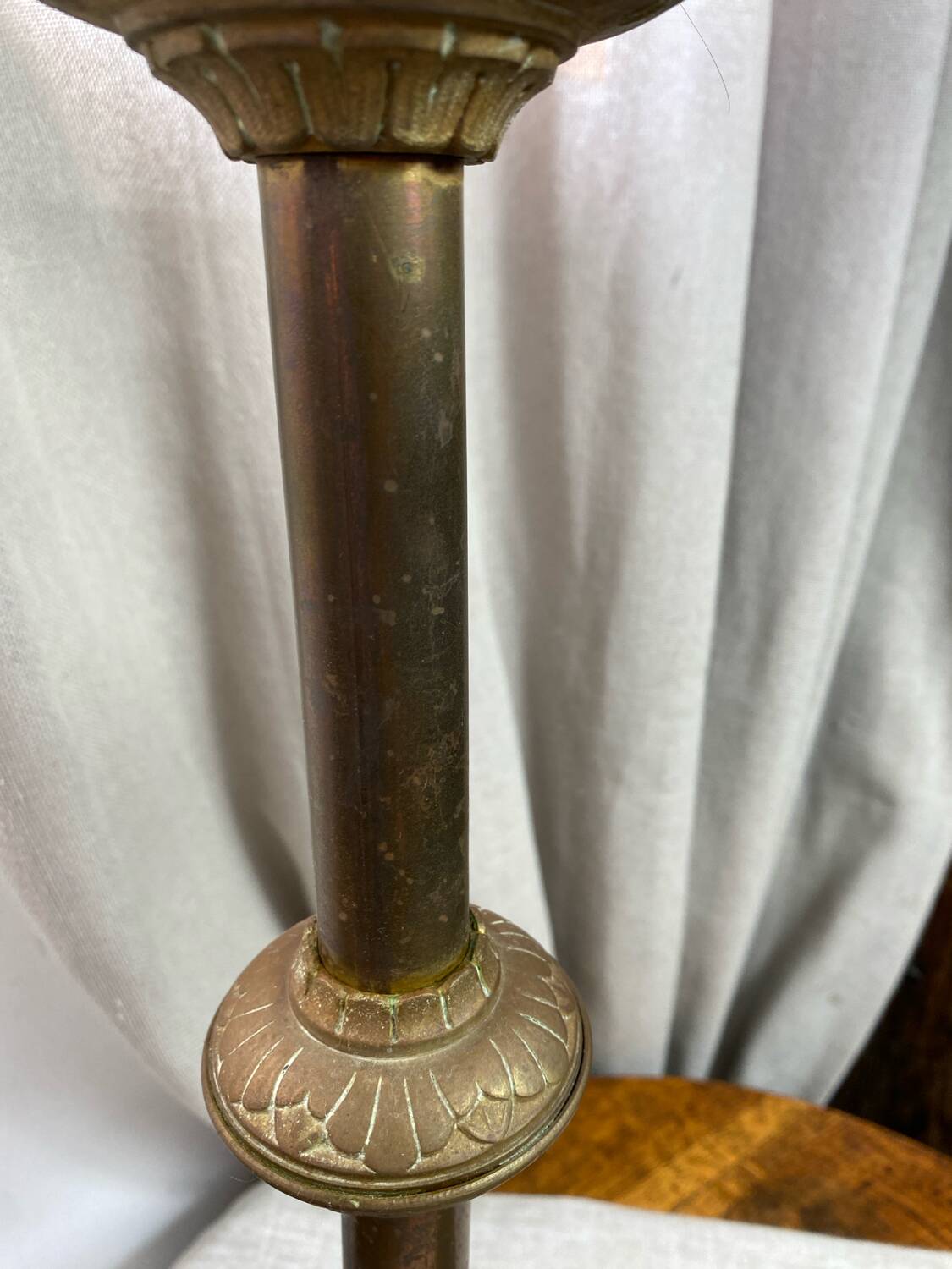 Paire de piques-cierges d’église en bronze et laiton