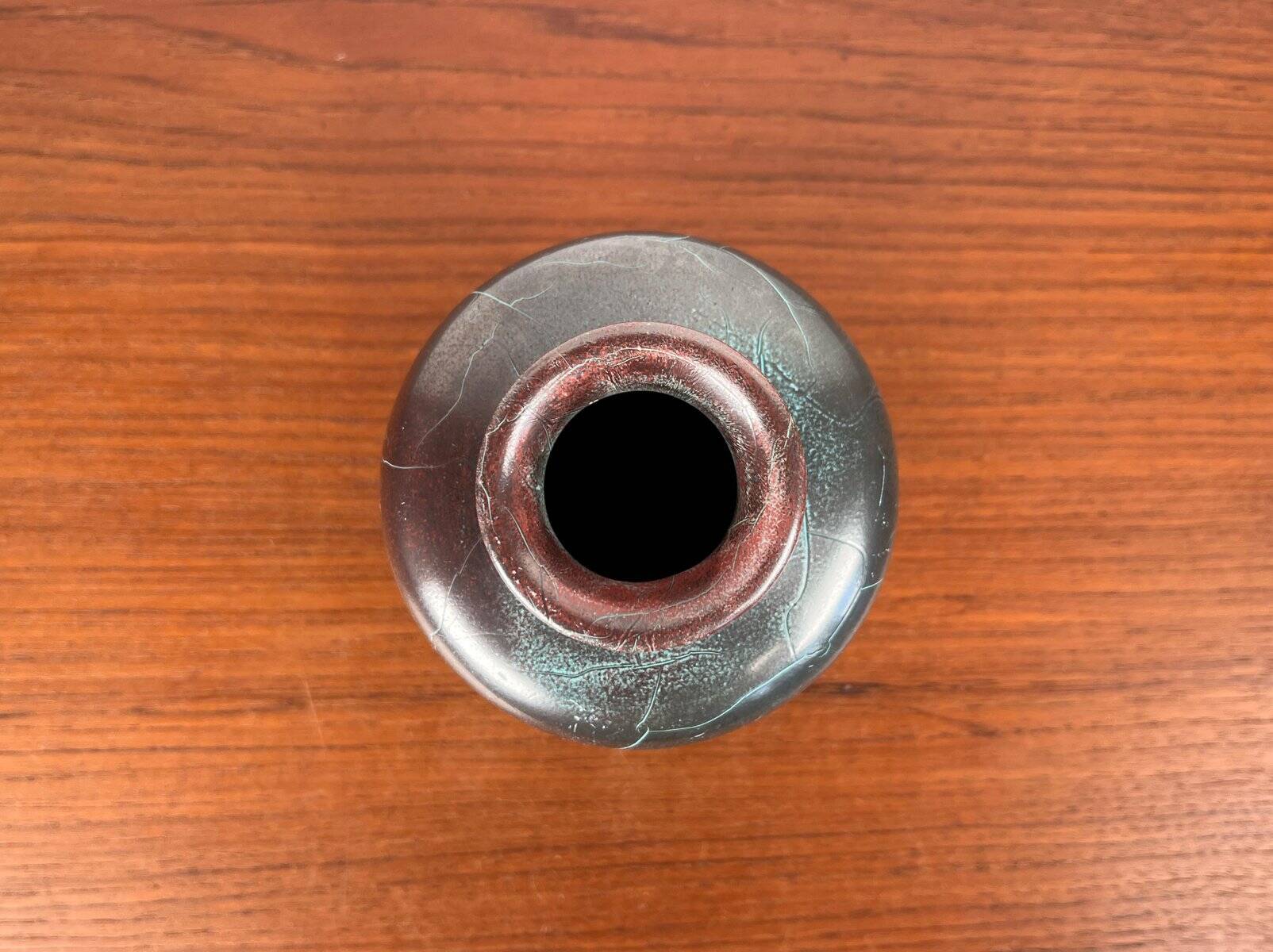 German studio pottery vase Art Deco by Richard Uhlemeyer, 1940s.