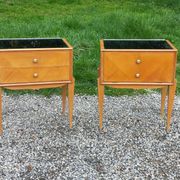 Vintage pair of bedside tables from the 1950s in sycamore and a mirror.