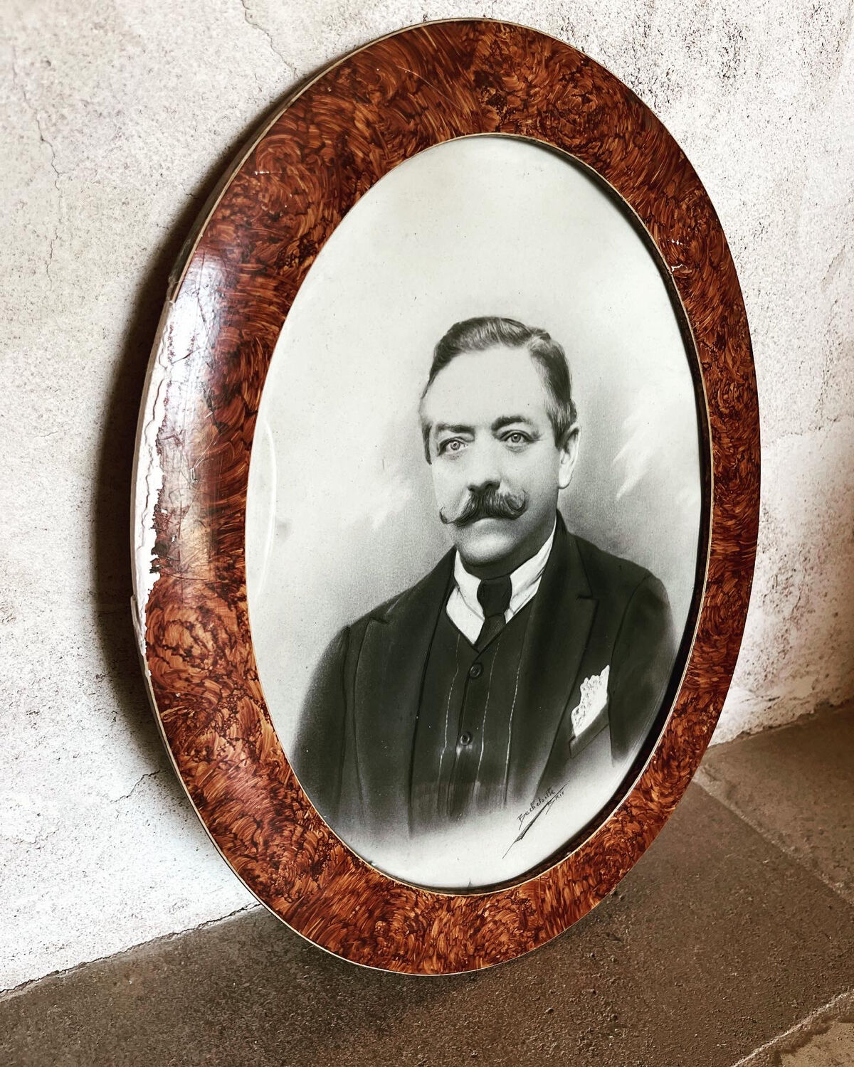 Lot of 2 19th century photo portraits