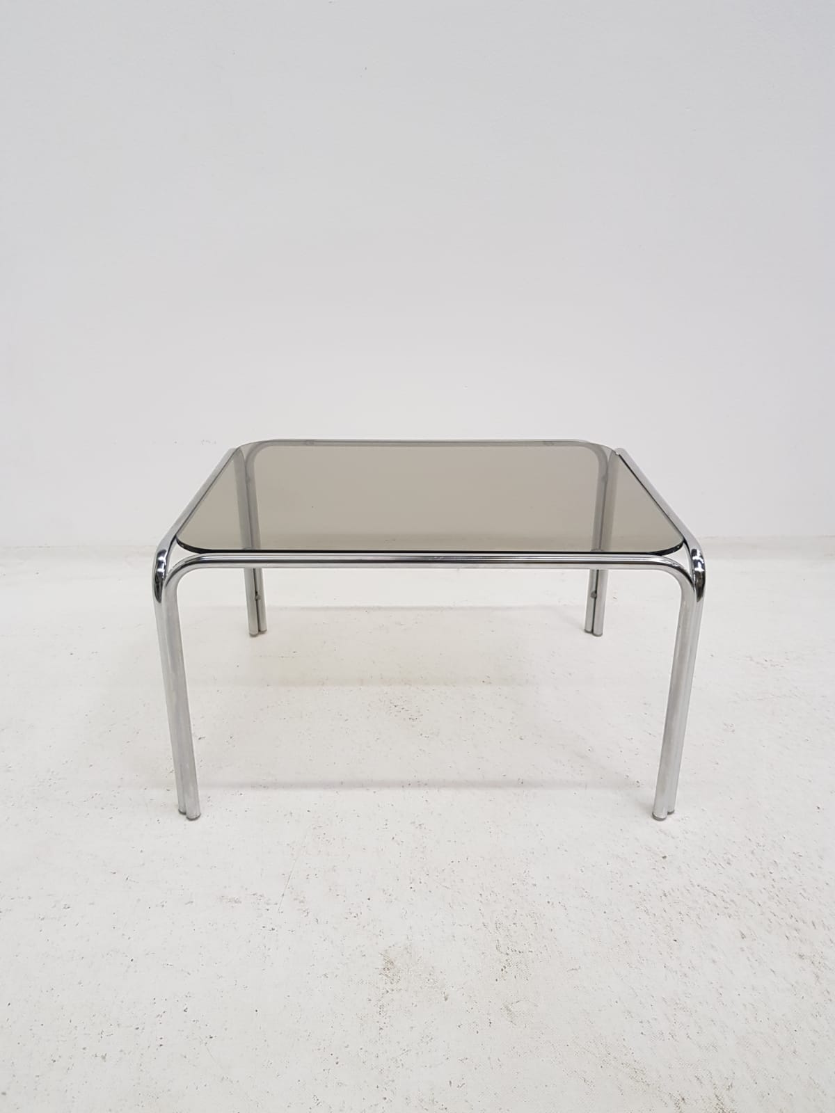 Table basse vintage metal chromé et verre, années 1970