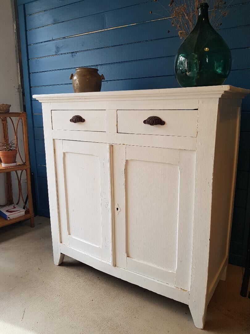 Former parisian buffet white
