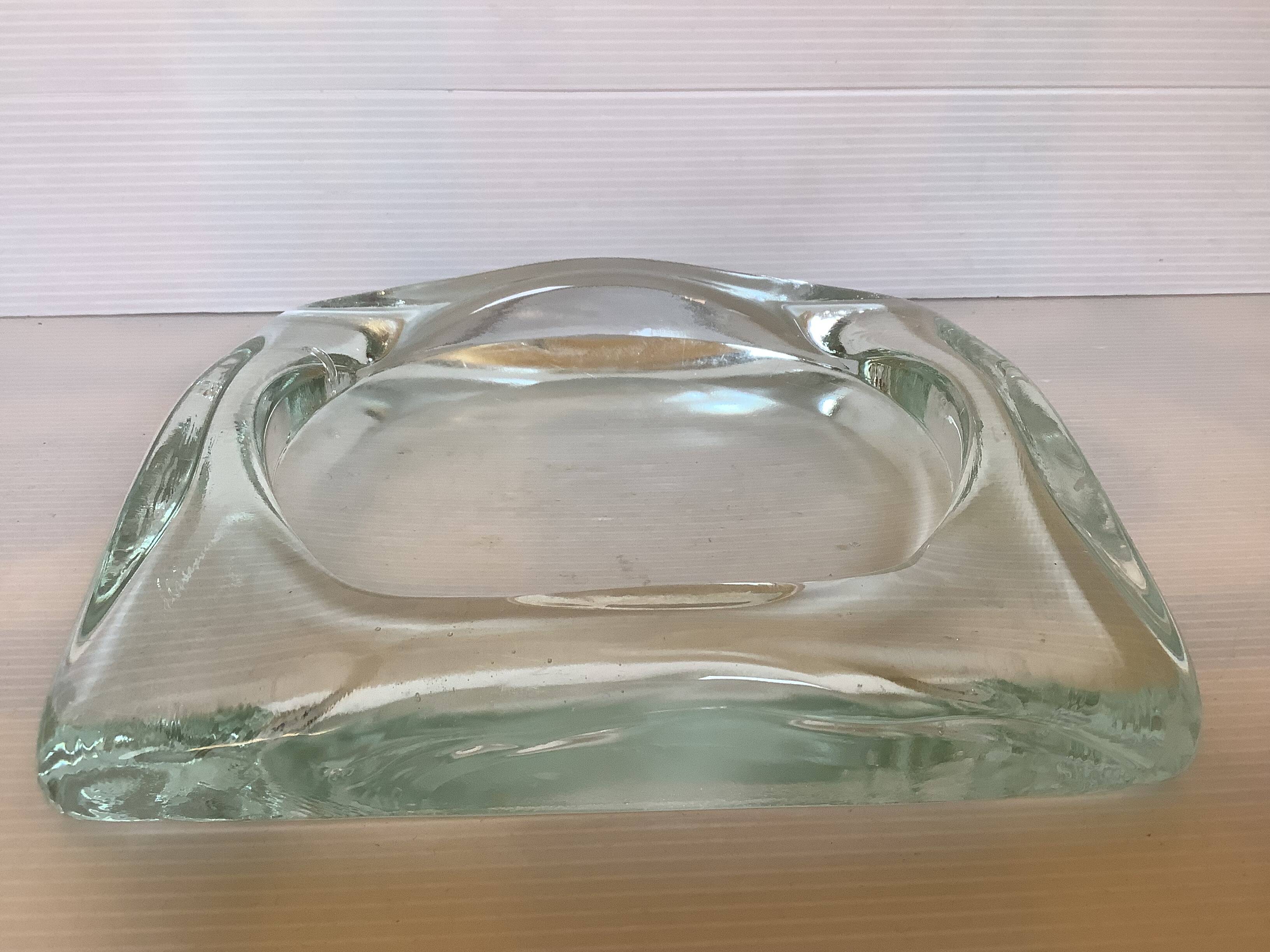 Coin tray in the shape of a catch-all.