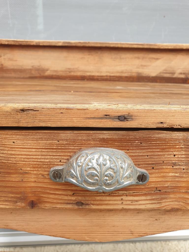 Rimmed table Norman country console in Pine