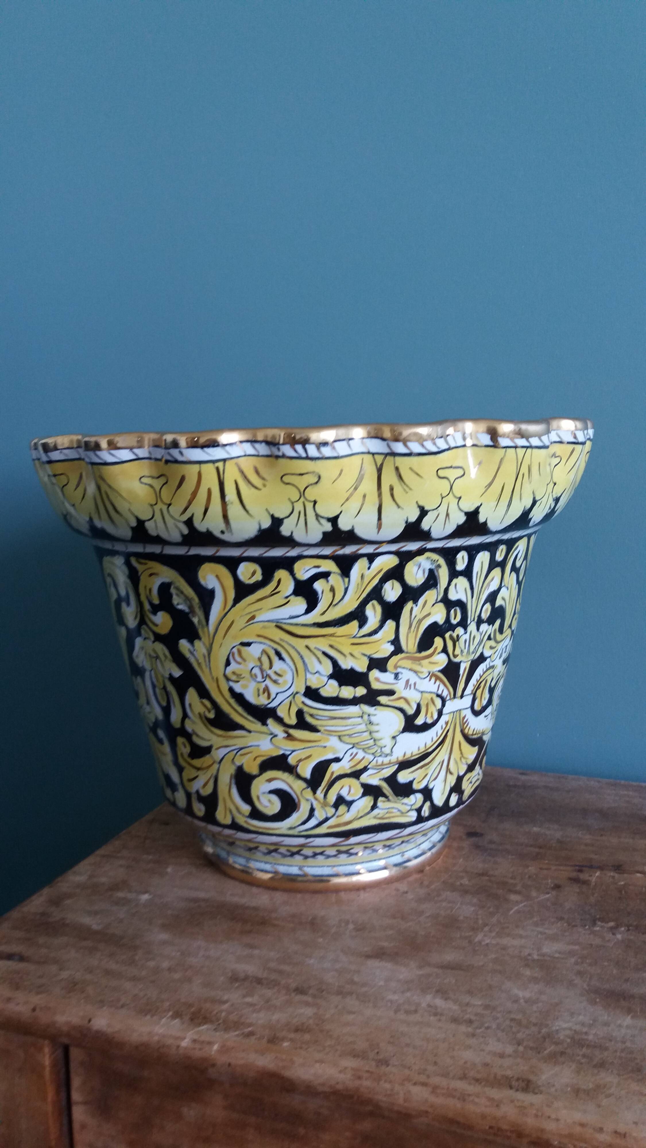 Planter pot in majolica signed Alberto Rubboli, Gualdo Tadino, Italy