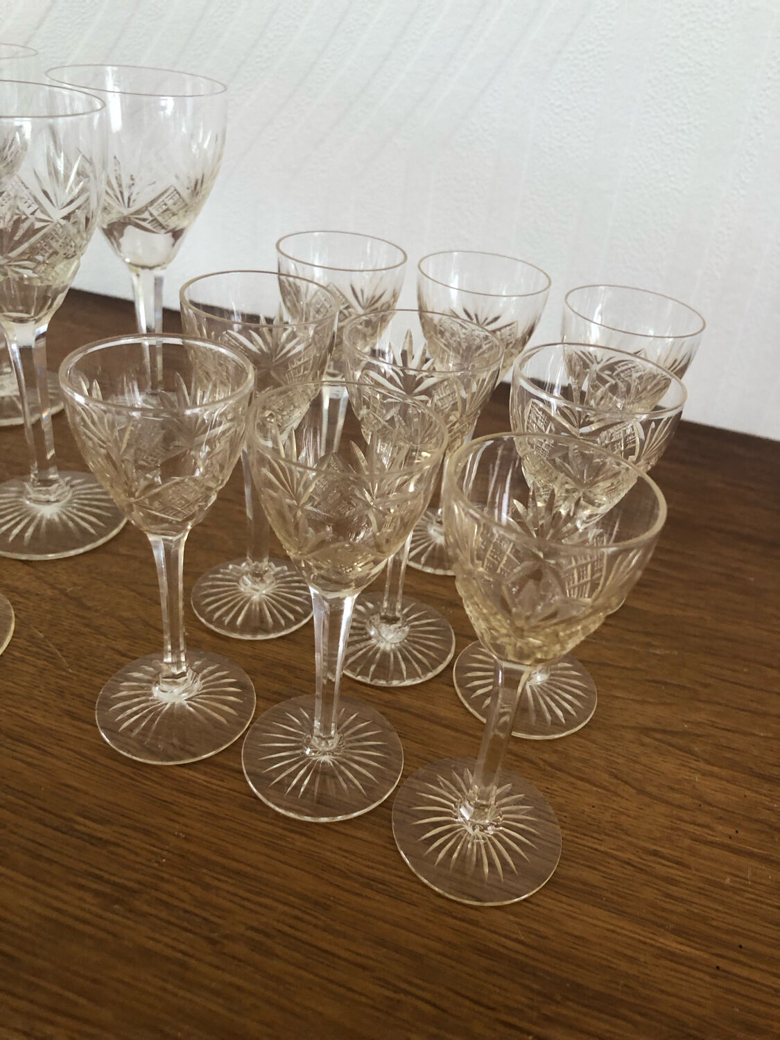 Chiseled crystal glass set