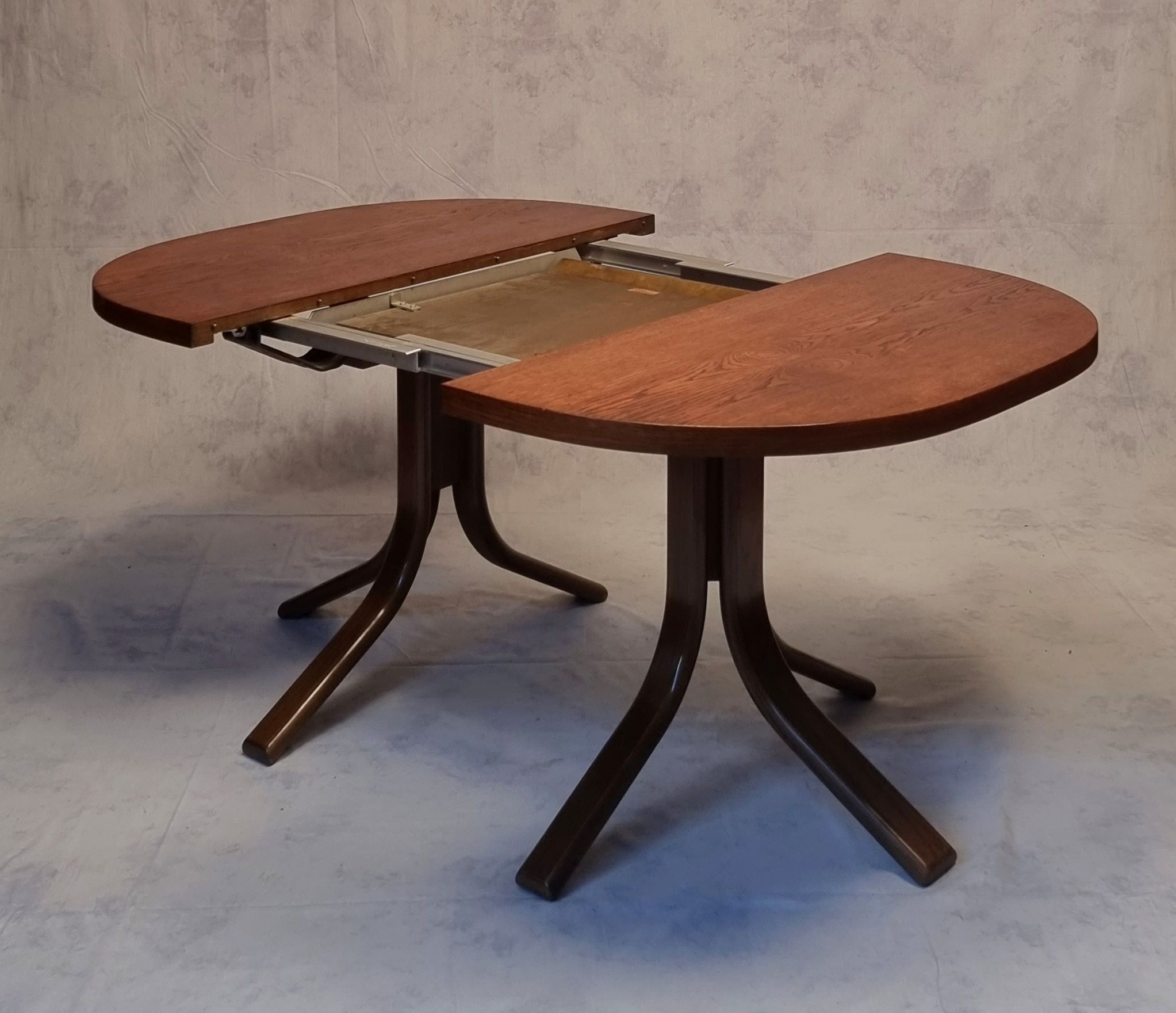 Table by Bruno Rey for Dietiker by the workshop "Stuhl aus Stein am Rhein" - Oak - Ca 1970