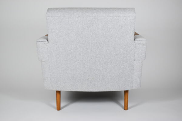 Fauteuil moderne du milieu du siècle restauré 1960 tissu gris clair