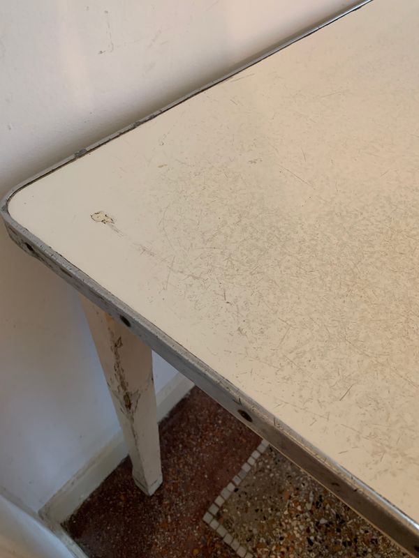 Table blanche 50's
