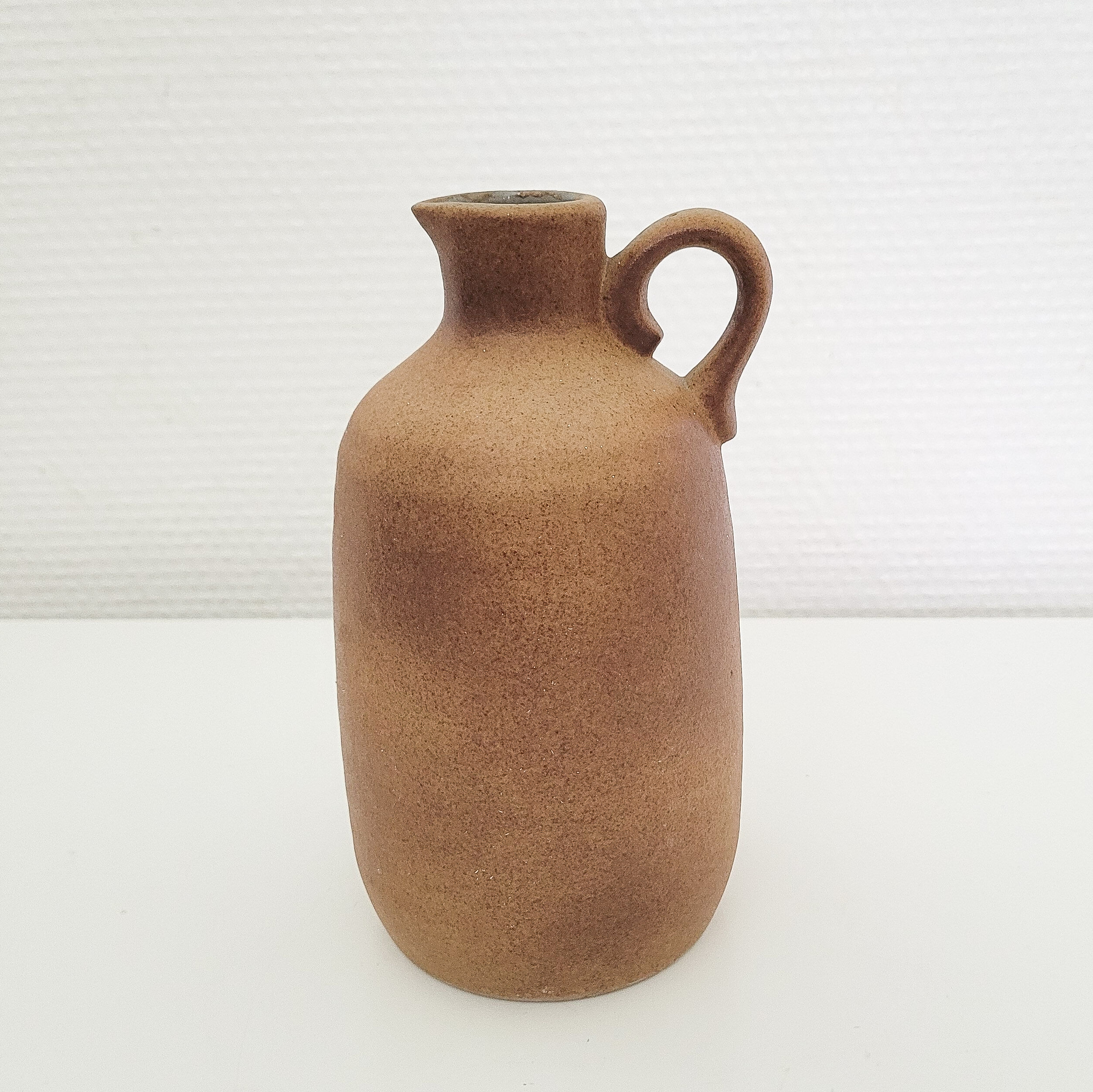 True sandstone jug