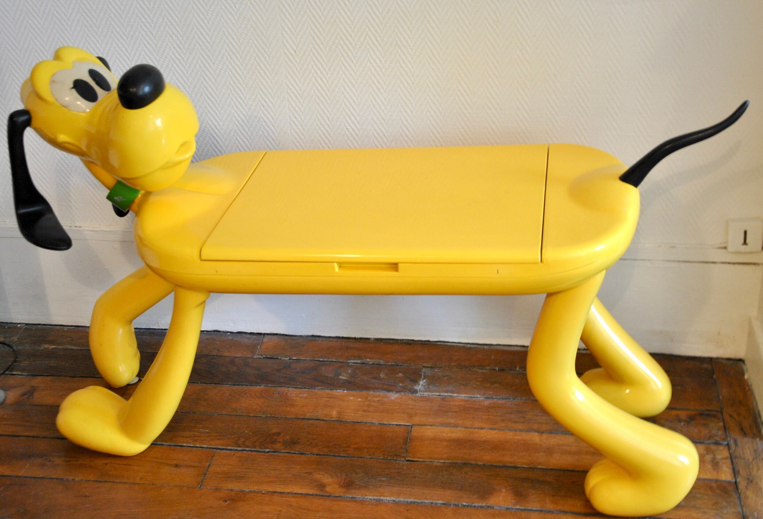 Office or secretary for children rather Artform edition for disney