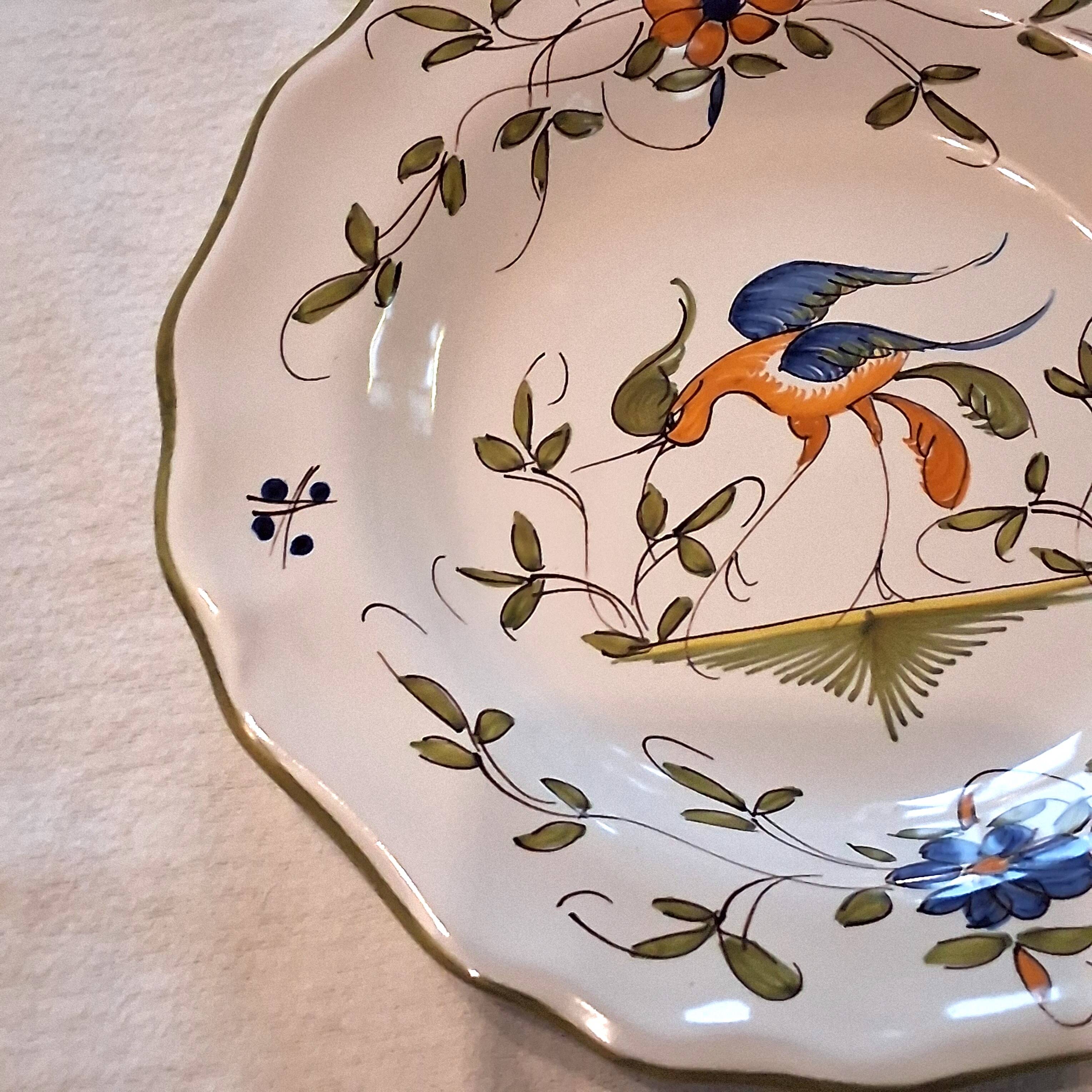 It's a beautiful deep plate "Martres la Tolosane" in very good condition.