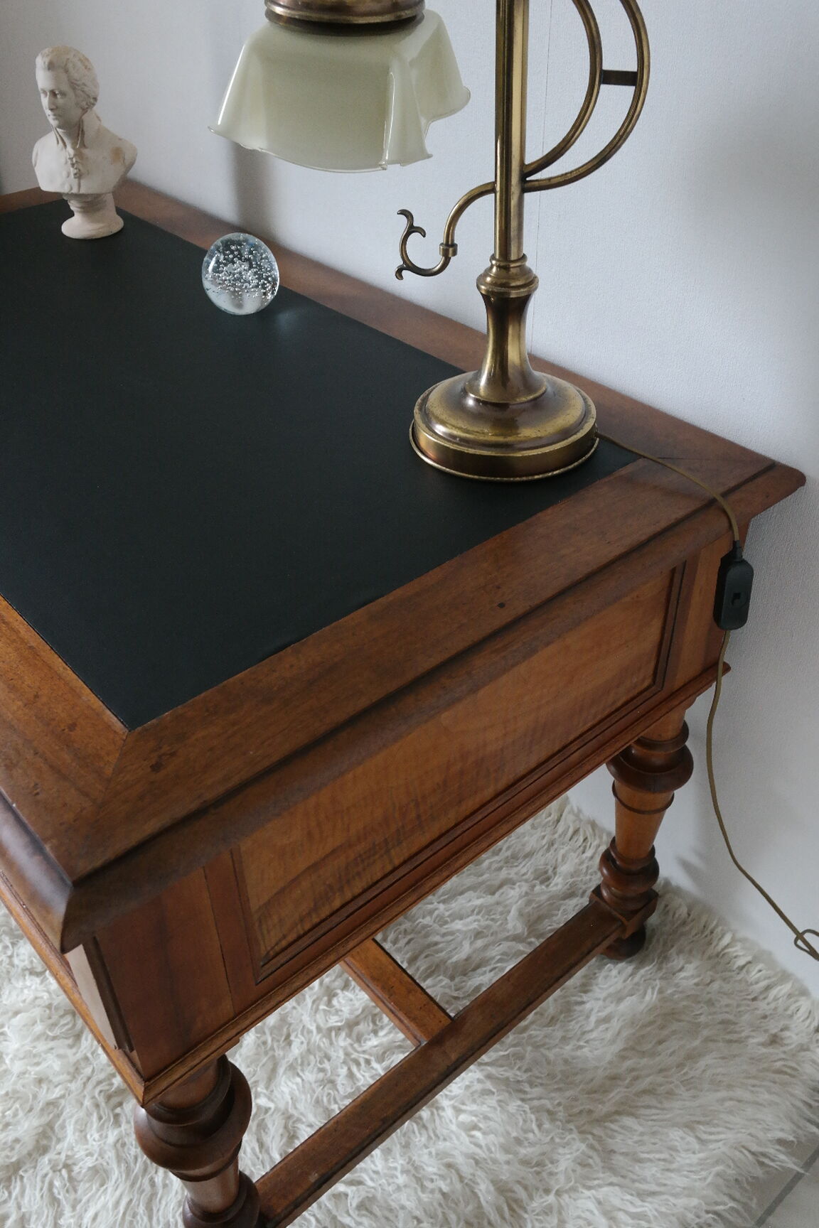 Office minister in walnut style Louis Philippe XXème
