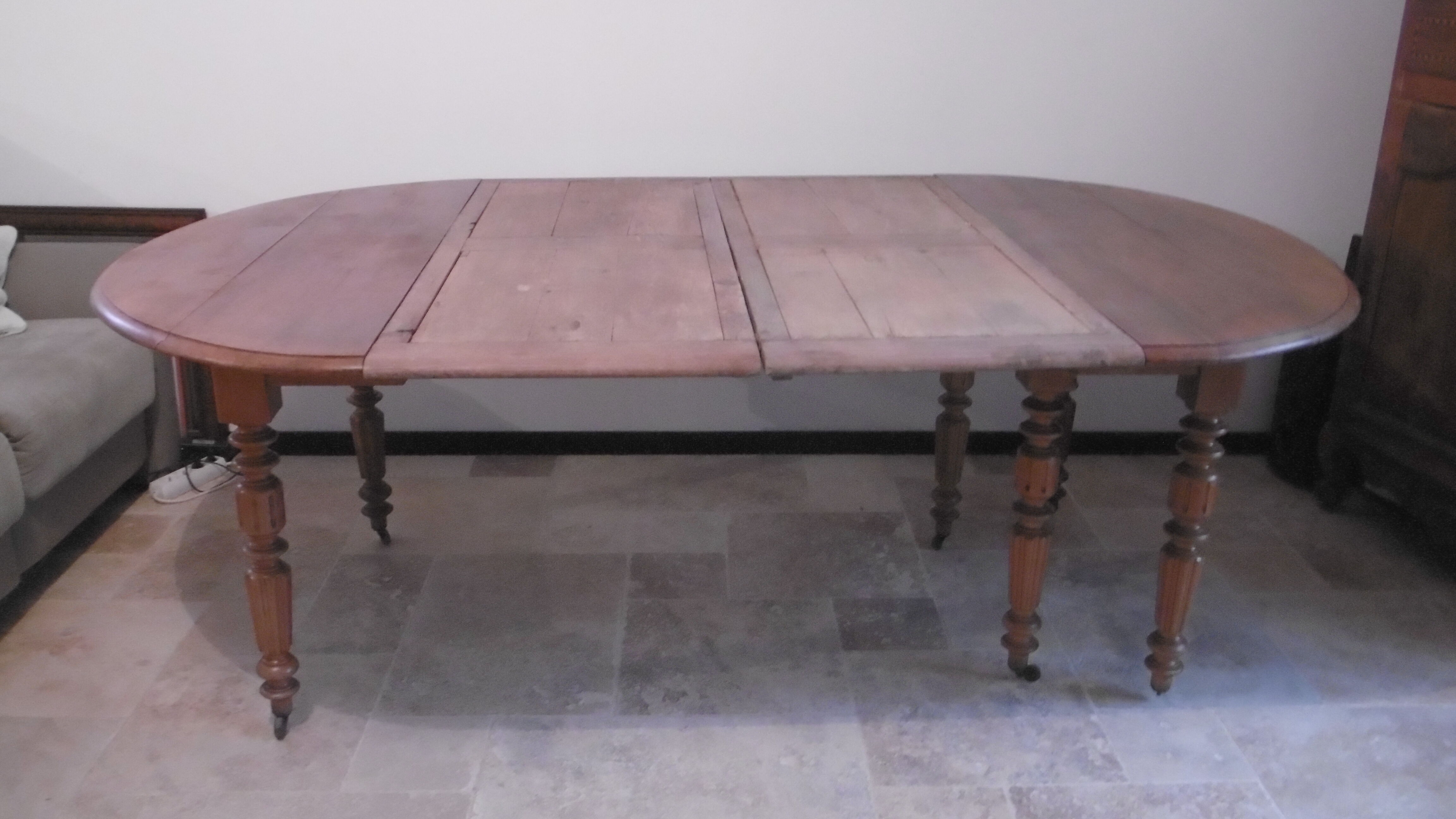 Table 6 feet with two extensions in Cherry