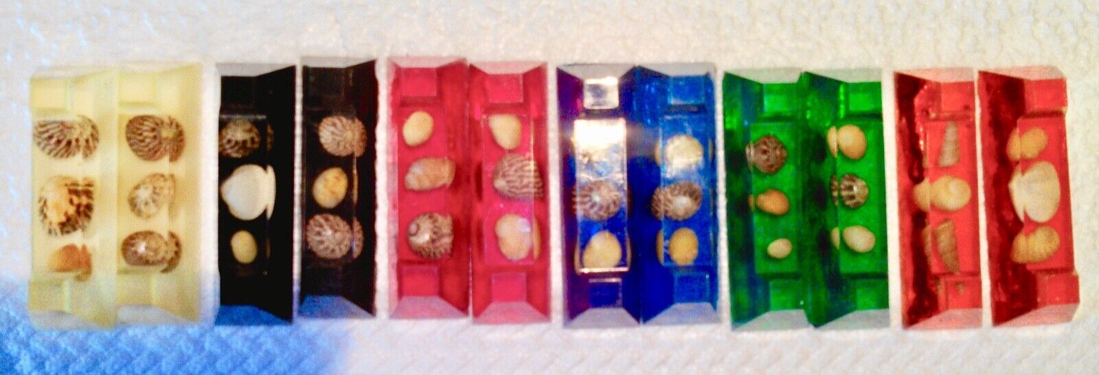 12 old holder- resin knives inclusion vintage shells 60/70