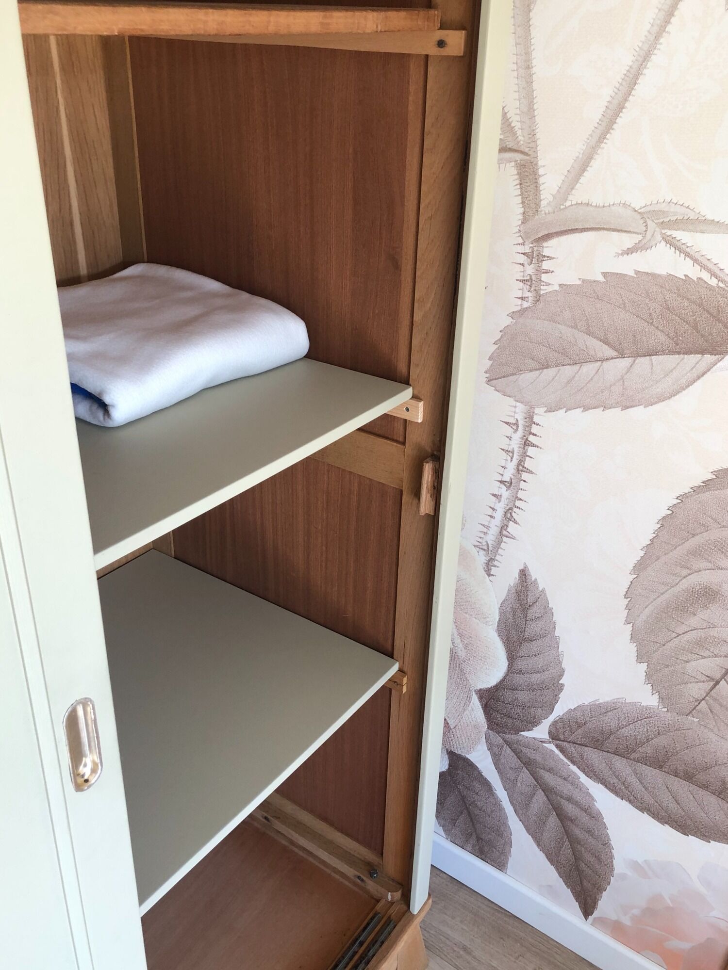 Wardrobe with sliding doors from the 50s/60s