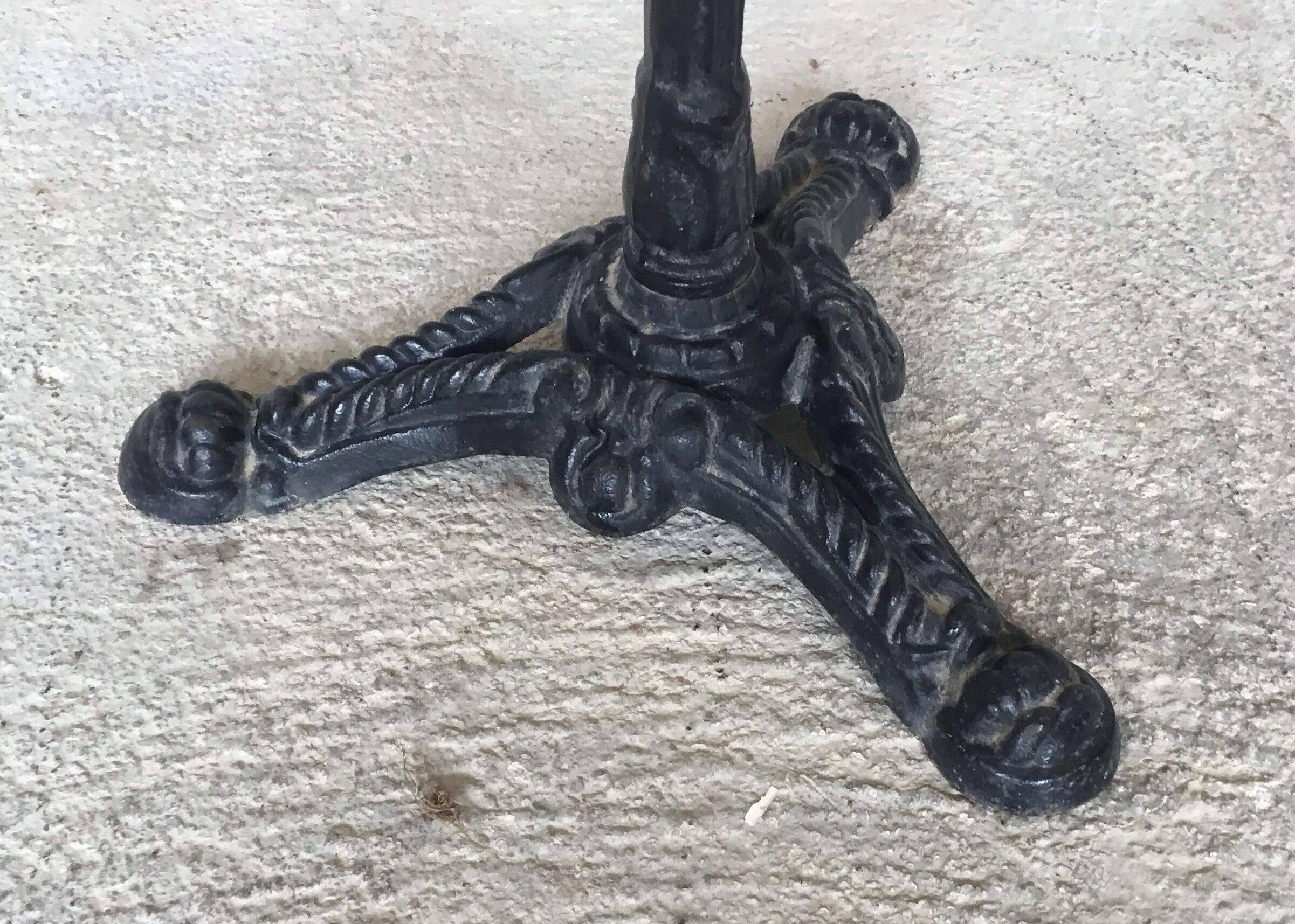 Round marble bistro table and cast iron base