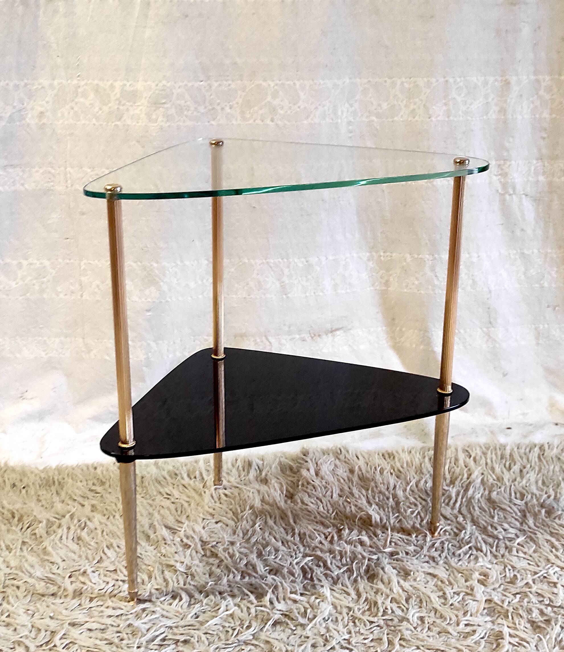 Table d'appoint tripode en laiton doré et verre - années 50/60