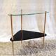 Table d'appoint tripode en laiton doré et verre - années 50/60