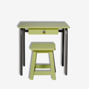 Bureau enfant vert avec son tabouret